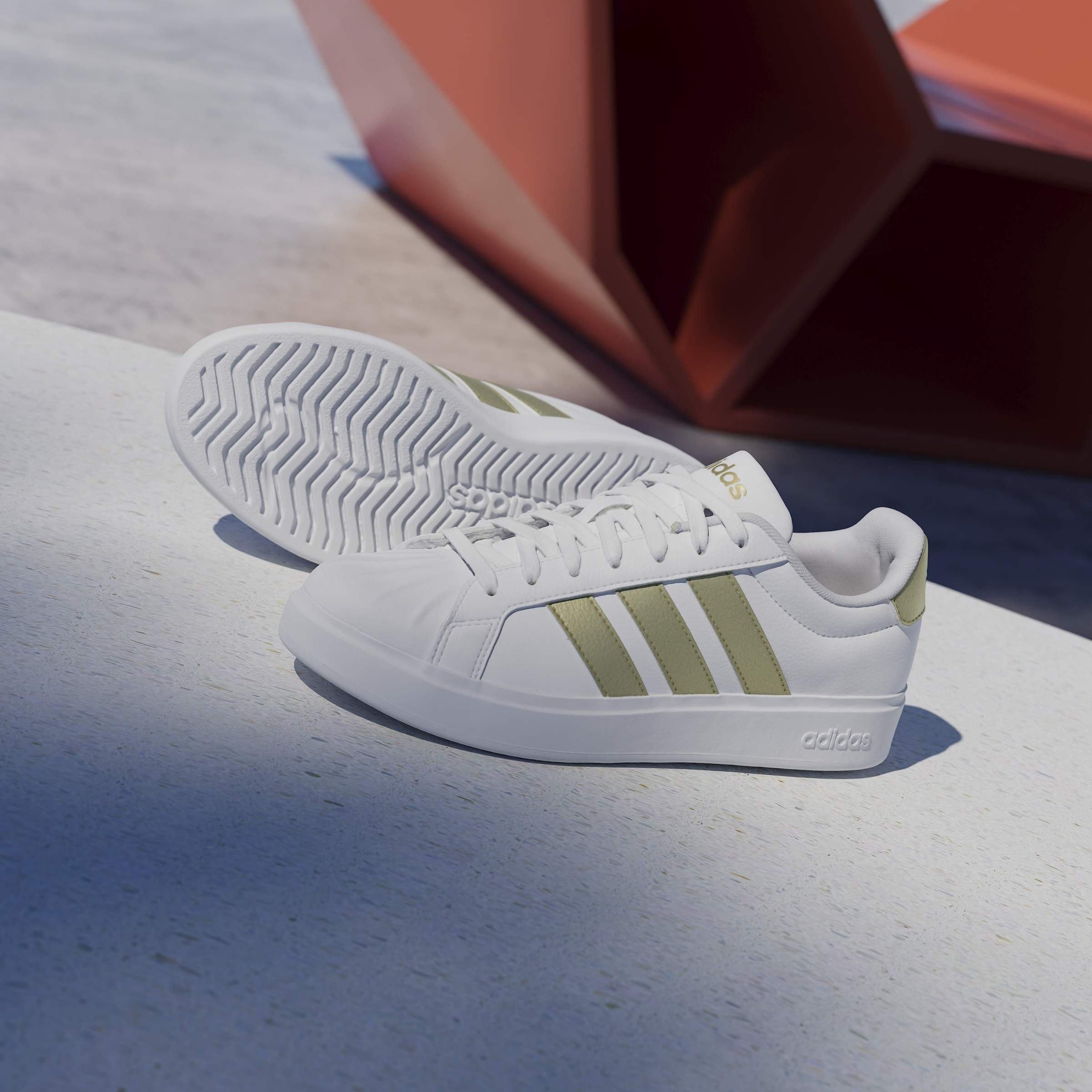 Weiß/Gold/Weiß - adidas - Women's Low-Top Trainers - 11