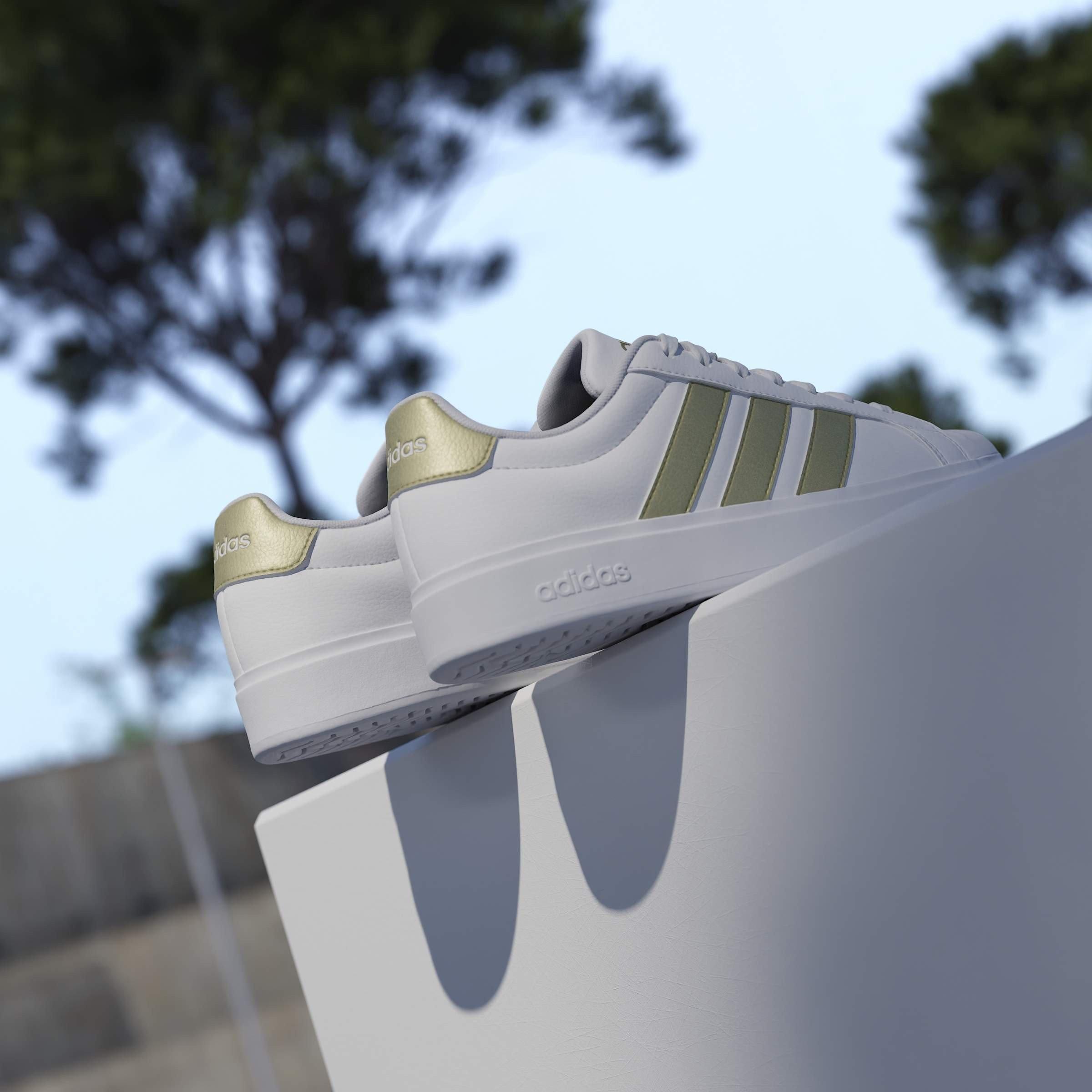 Weiß/Gold/Weiß - adidas - Women's Low-Top Trainers - 15