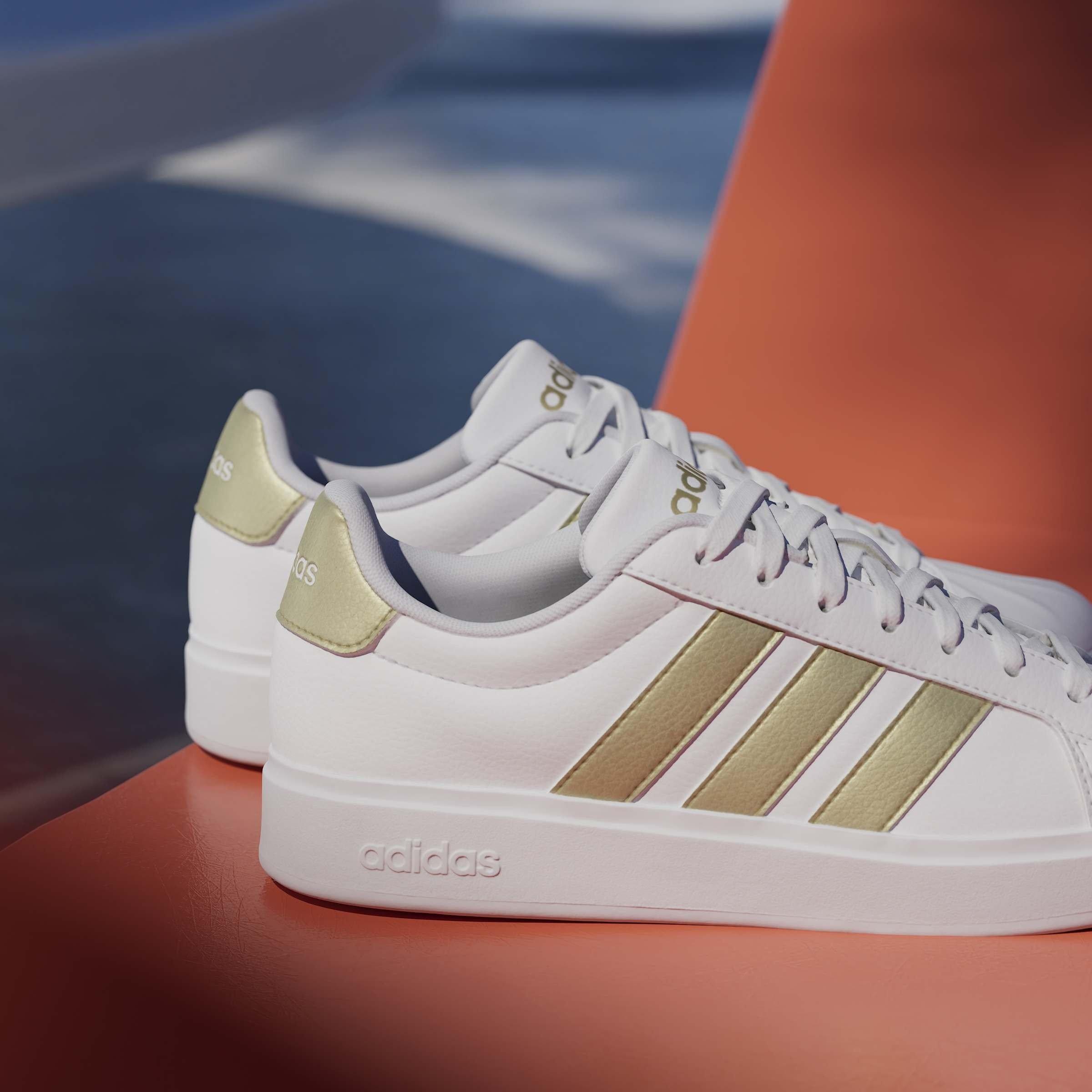 Weiß/Gold/Weiß - adidas - Women's Low-Top Trainers - 16
