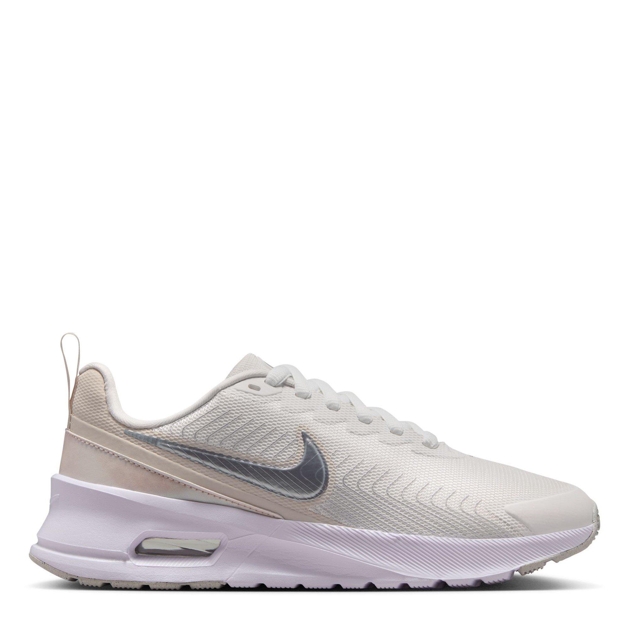 Nike Women's Air Max Nuaxis Ld61 - Smt Wht/Mt Silv - 7 (41)