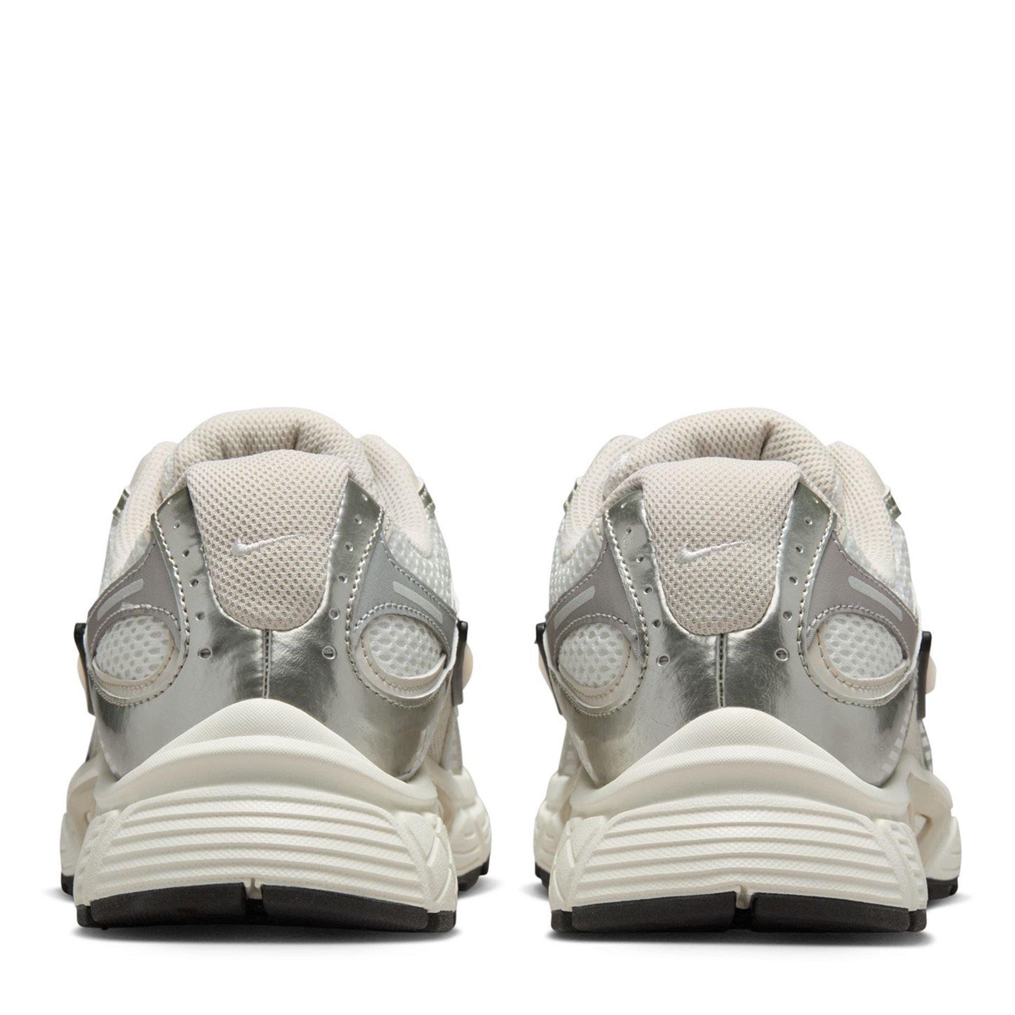 Wht/Orewood Brn - Nike - V5 RNR Womens Shoes - 4