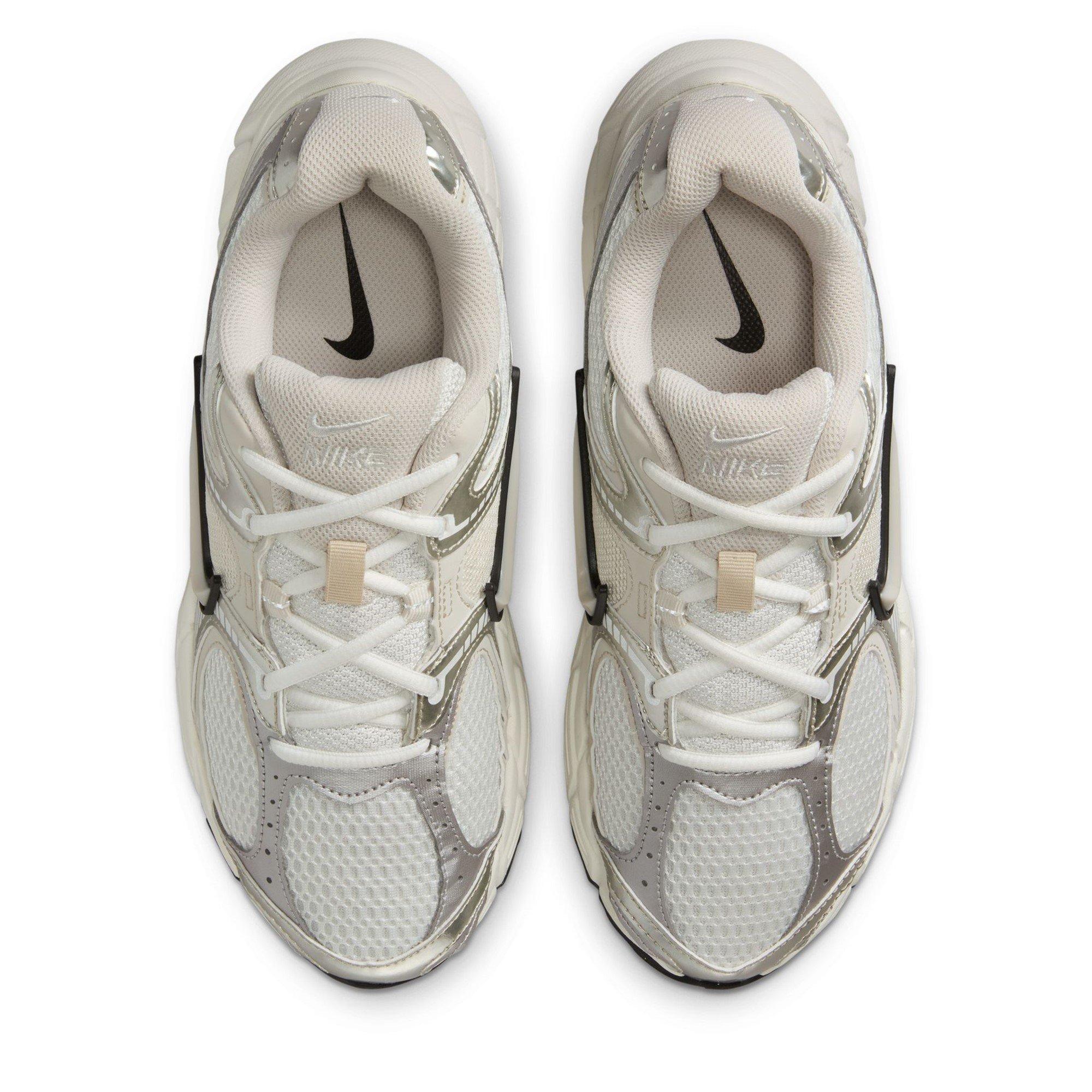 Wht/Orewood Brn - Nike - V5 RNR Womens Shoes - 5