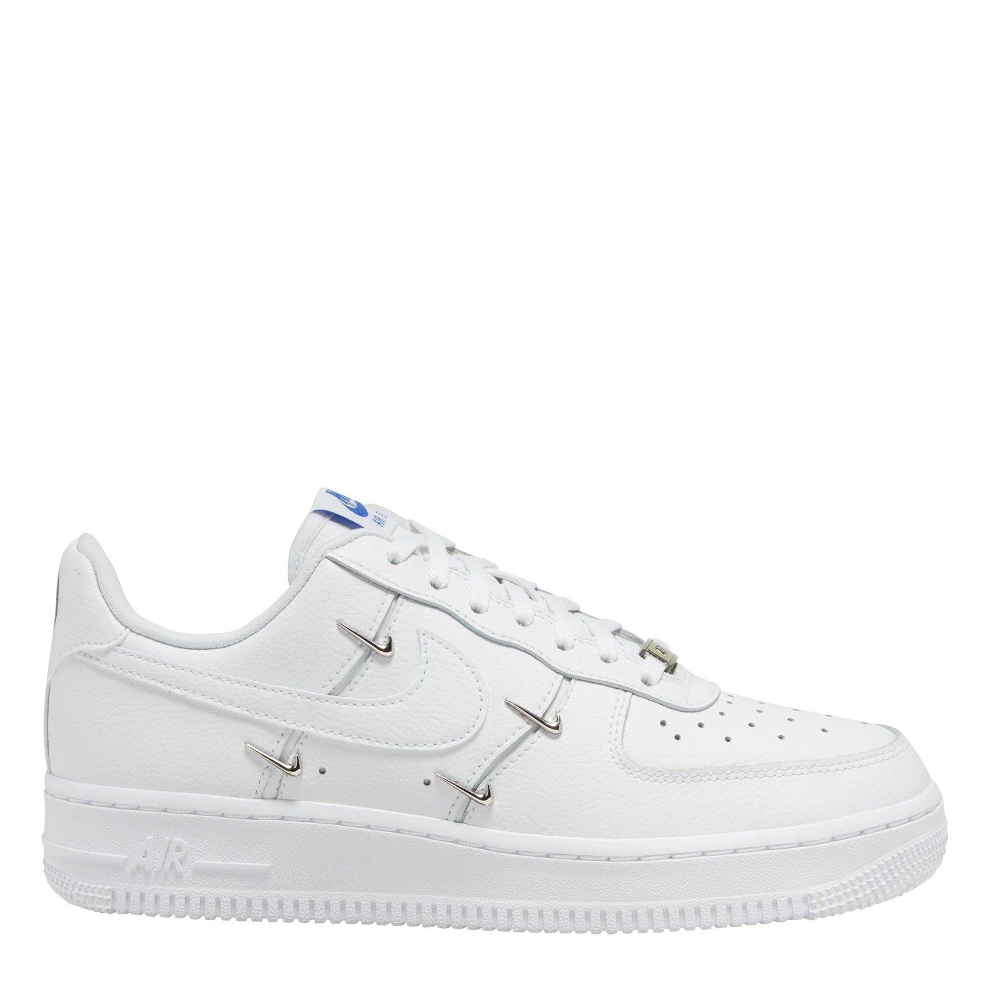 Nike Women's Air Force 1 07 Trainers