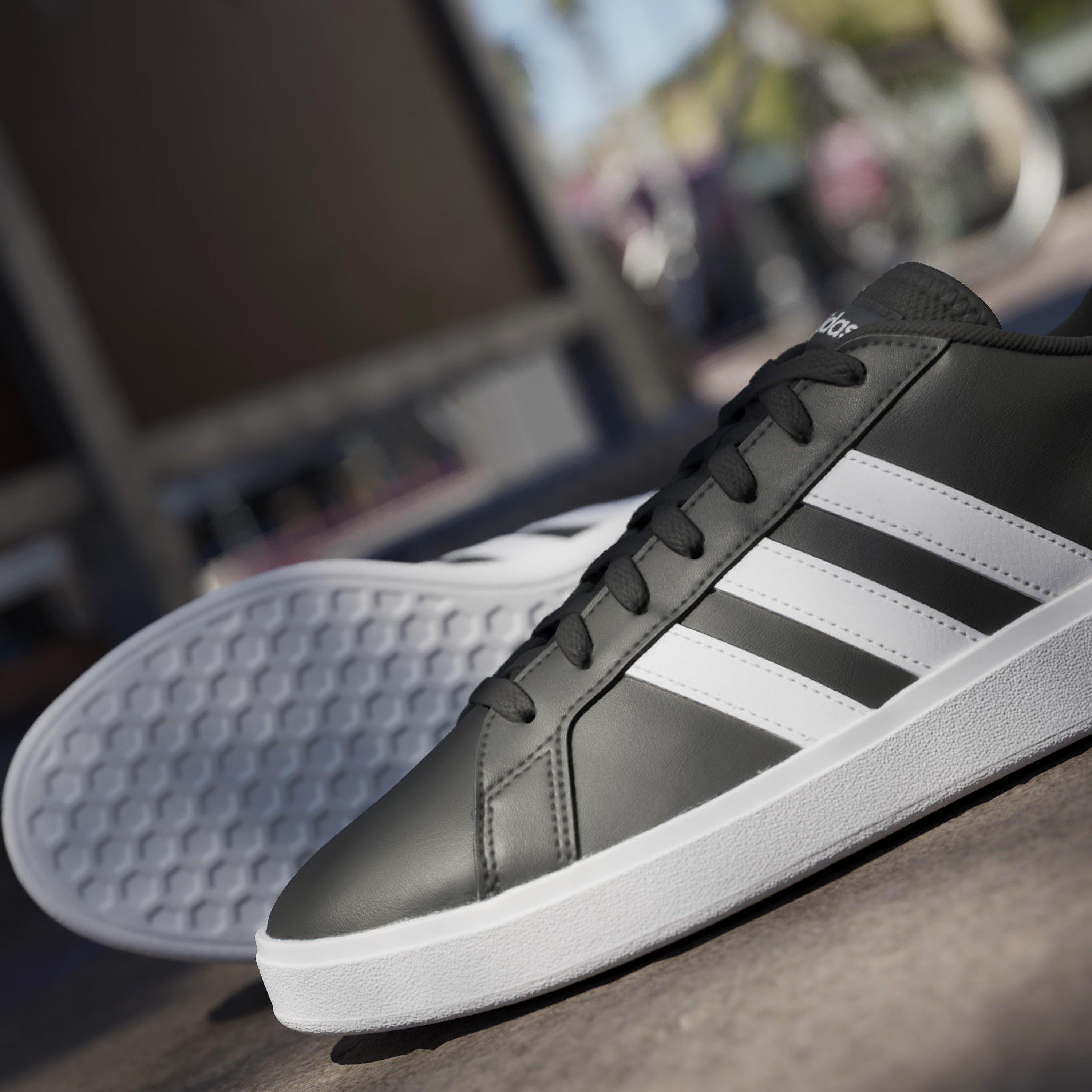 Core Black/Whte - adidas - COURT BASE 2.0 - 16