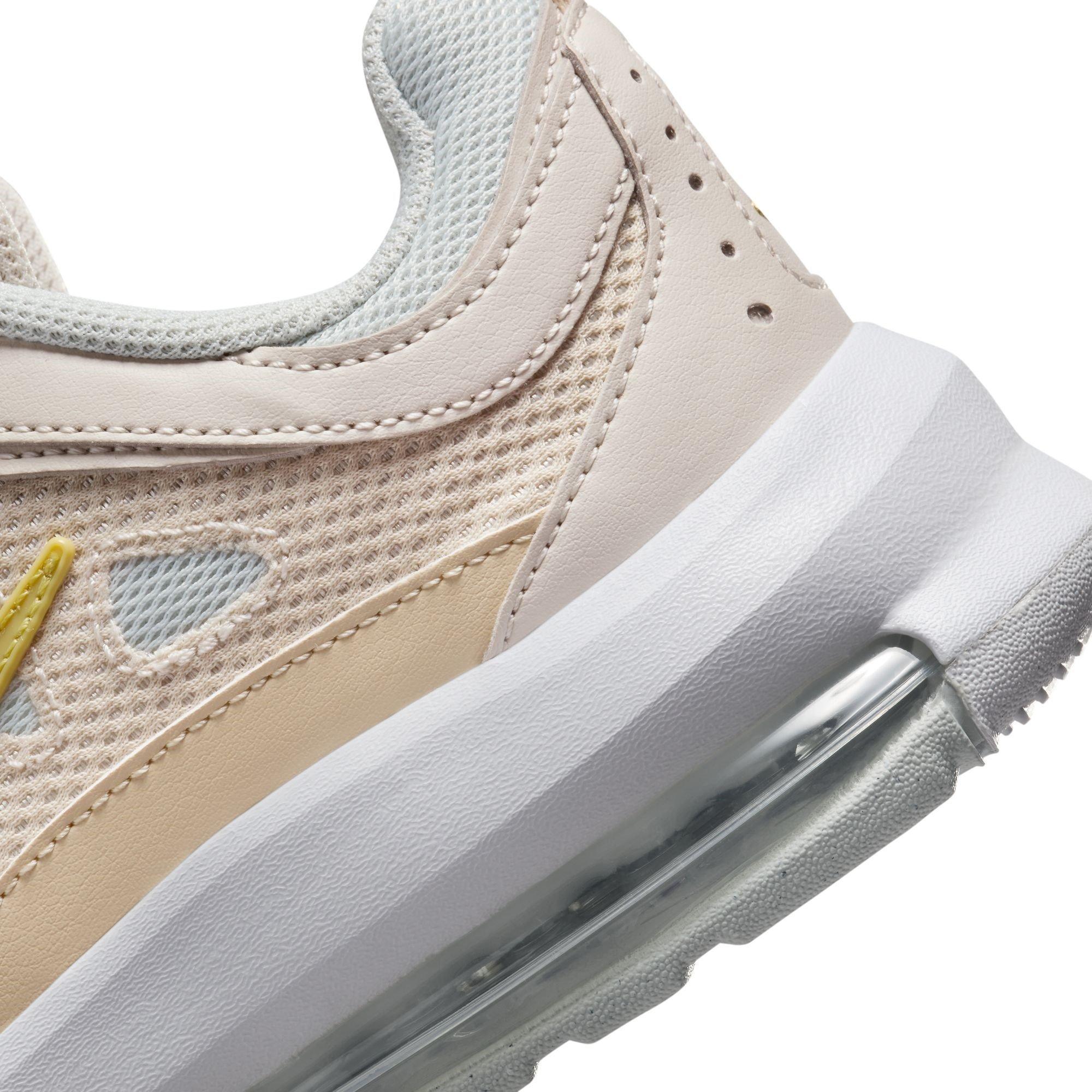 Nike air discount max axis beige