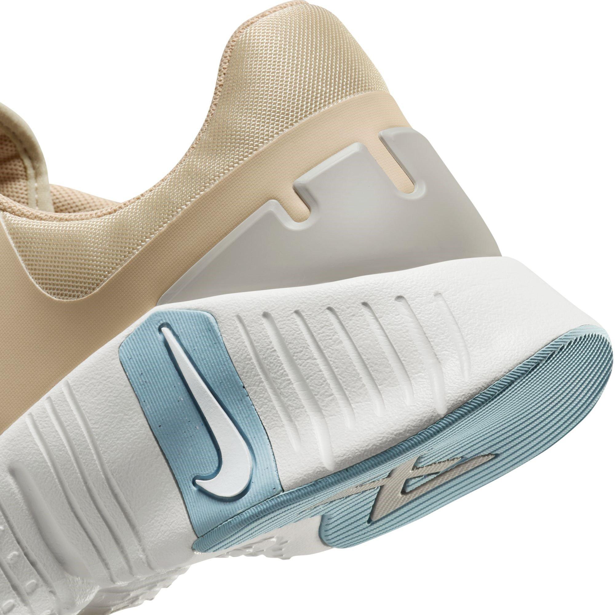 Areia em movimento/Branco - Nike - Free Metcon 5 Women's Training Shoes - 6