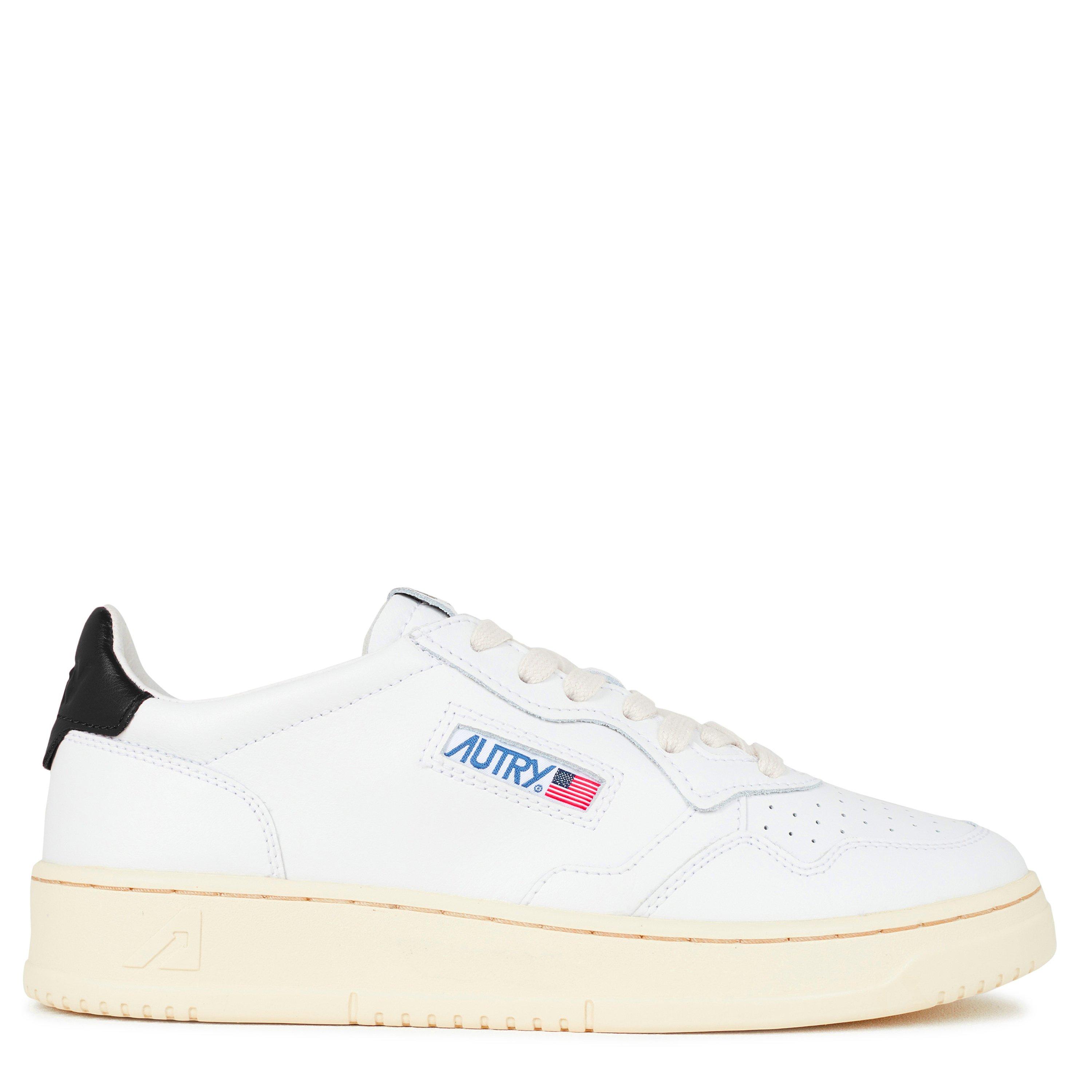 Autry Medalist Low Trainers - Wht/Blk LL22 - Size 4 (37)