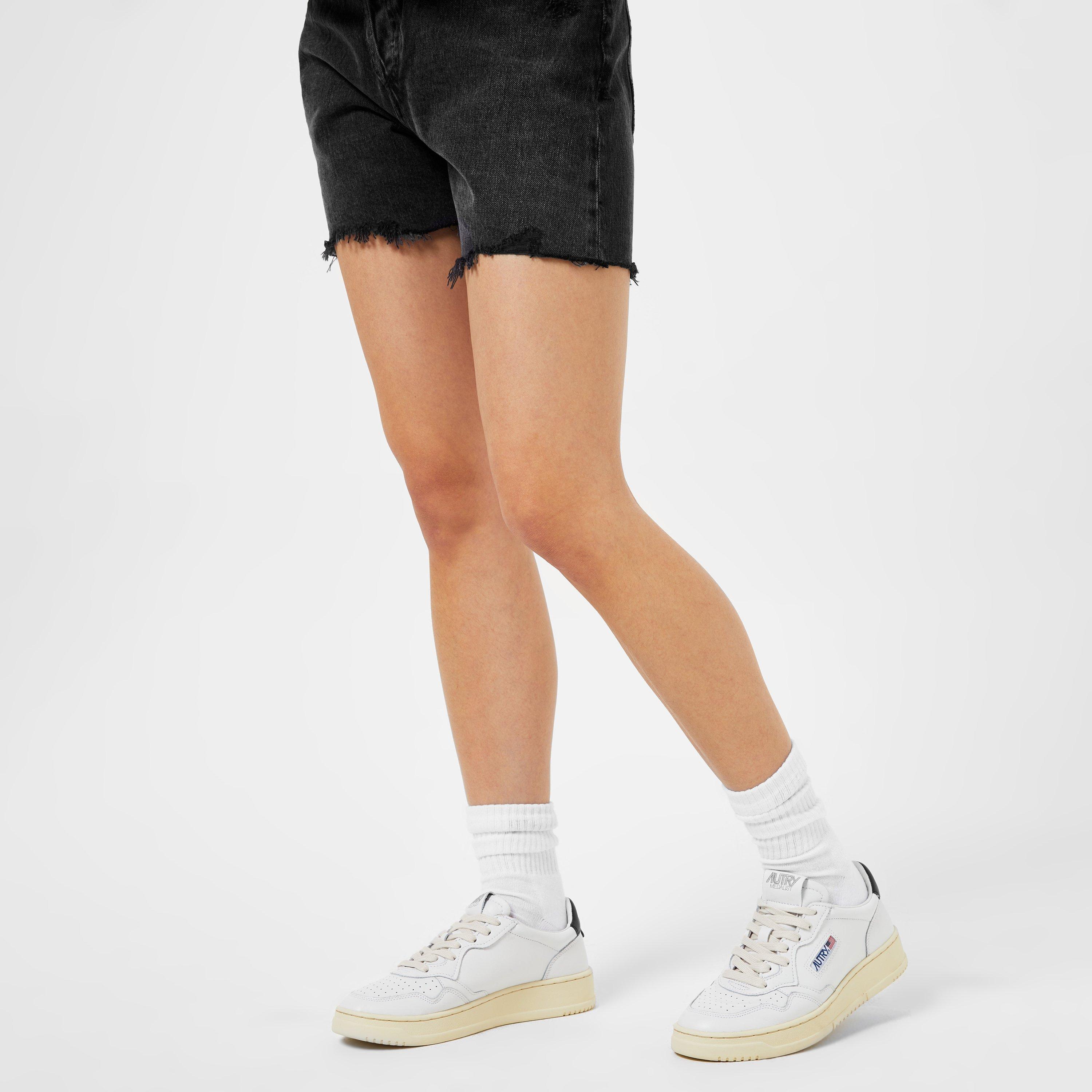 Wht/Blk LL22 - Autry - Medalist Low Trainers - 2