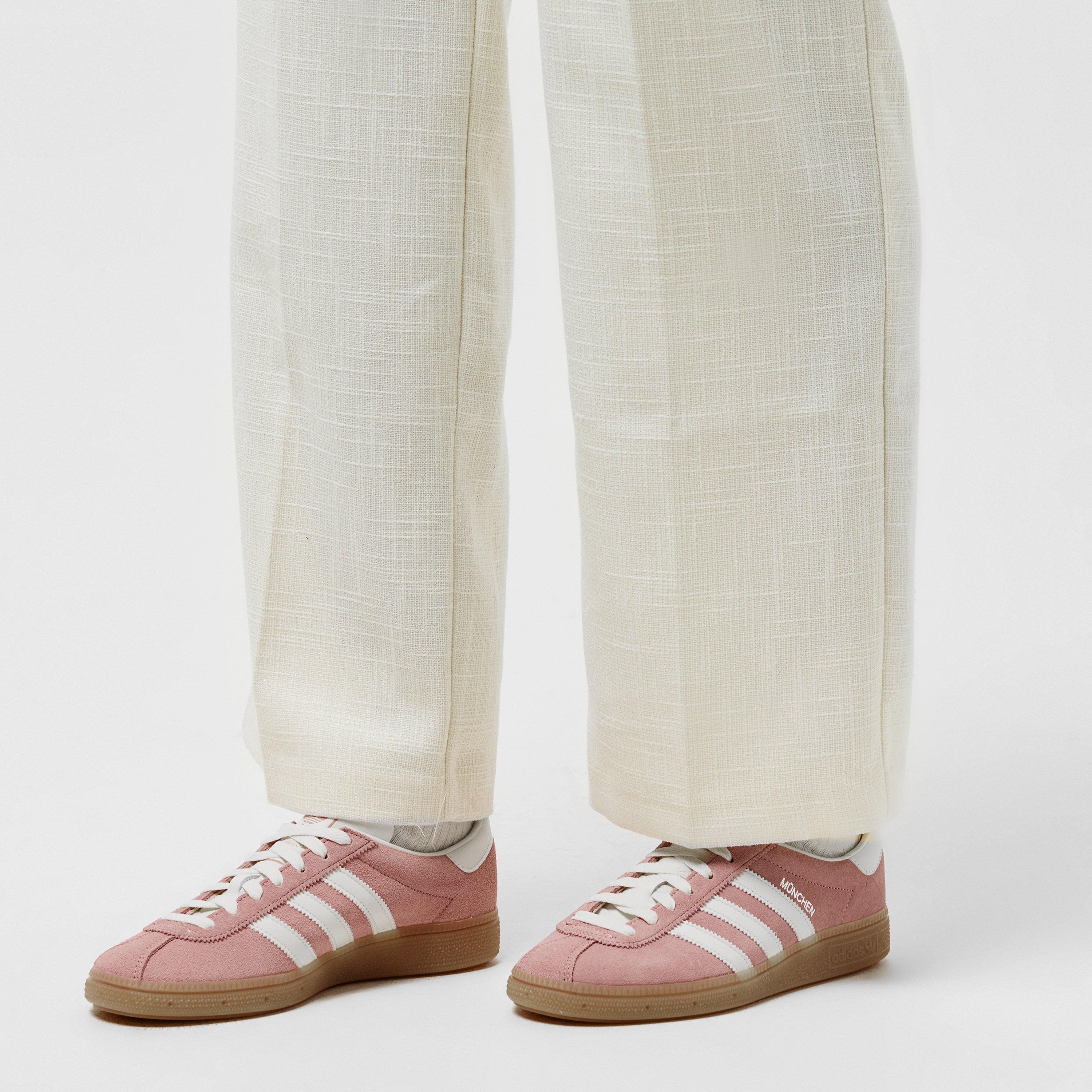 Wonder Mauve - adidas Originals - Women's Muenchen Low-Top Trainers - 3