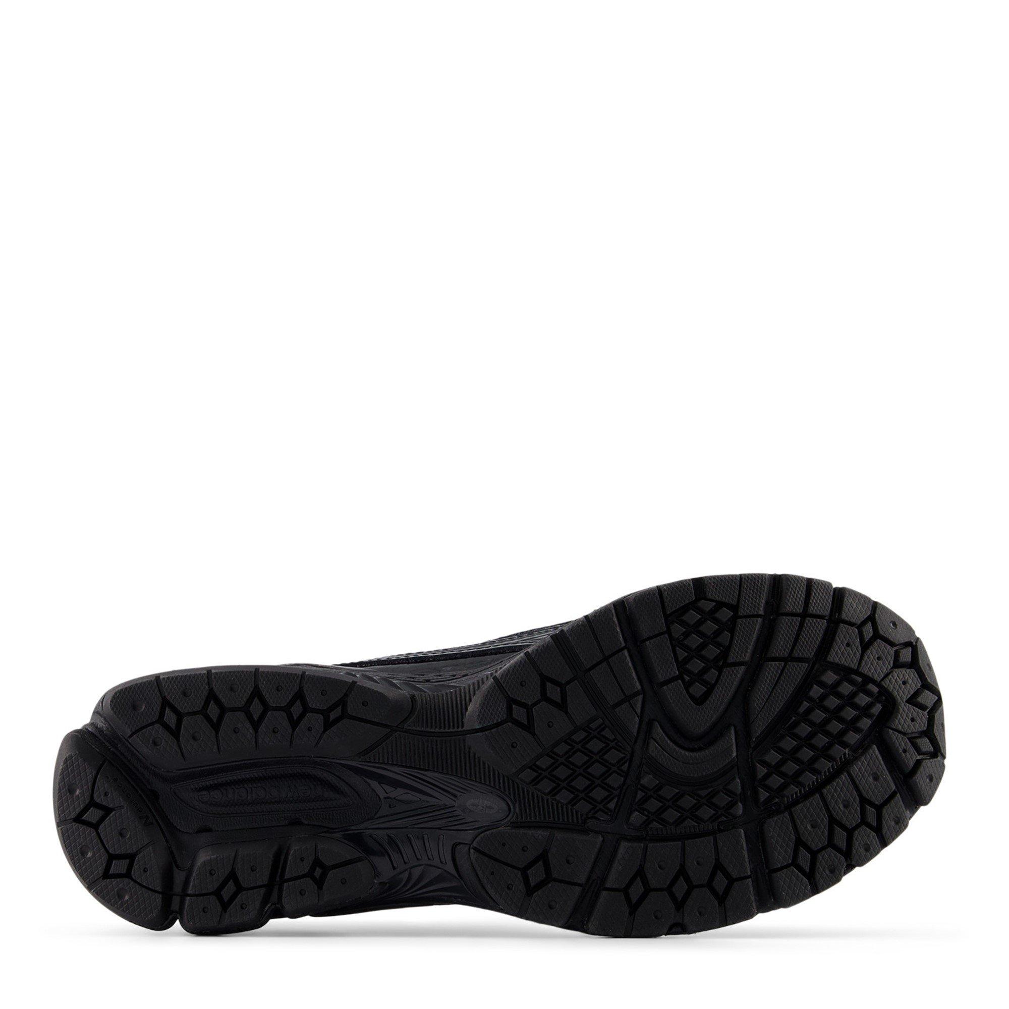 Black - New Balance - Women's Low-Top Trainers - 4