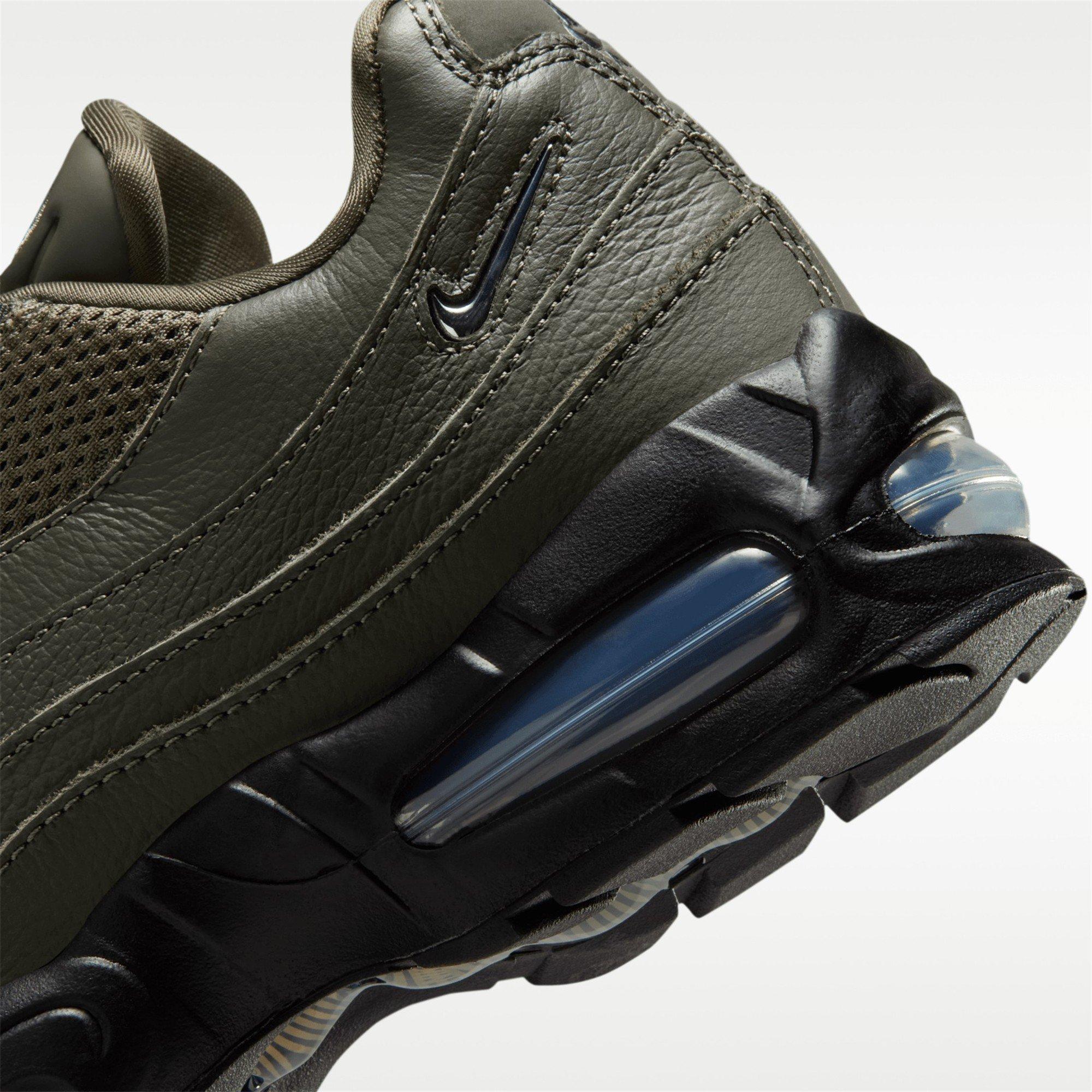 Cargo Khaki - Nike - Women's AM 95 Big Bubble Low-Top Trainers - 7