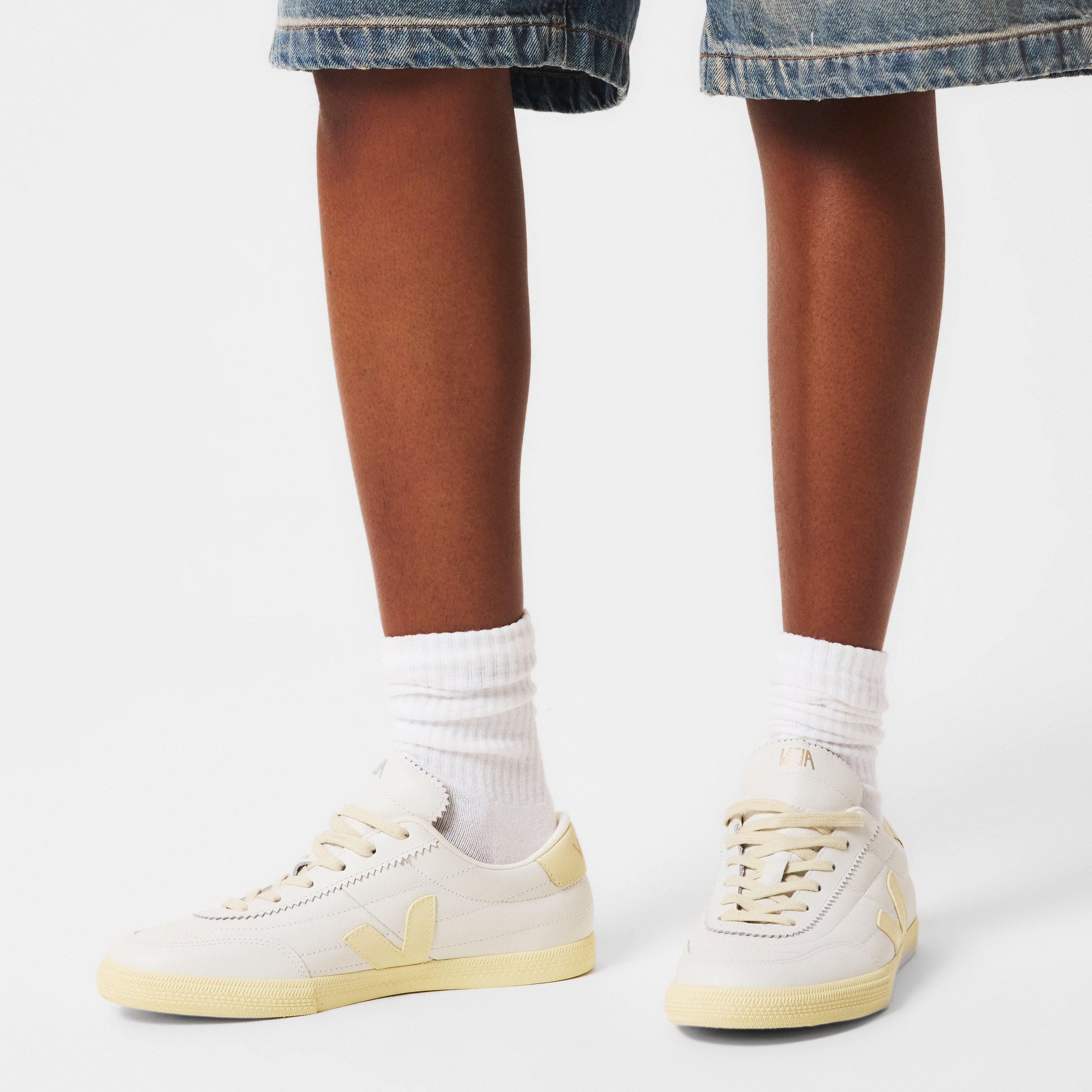 White Calcaire - Veja - Women's Panenka Low-Top Trainers - 3