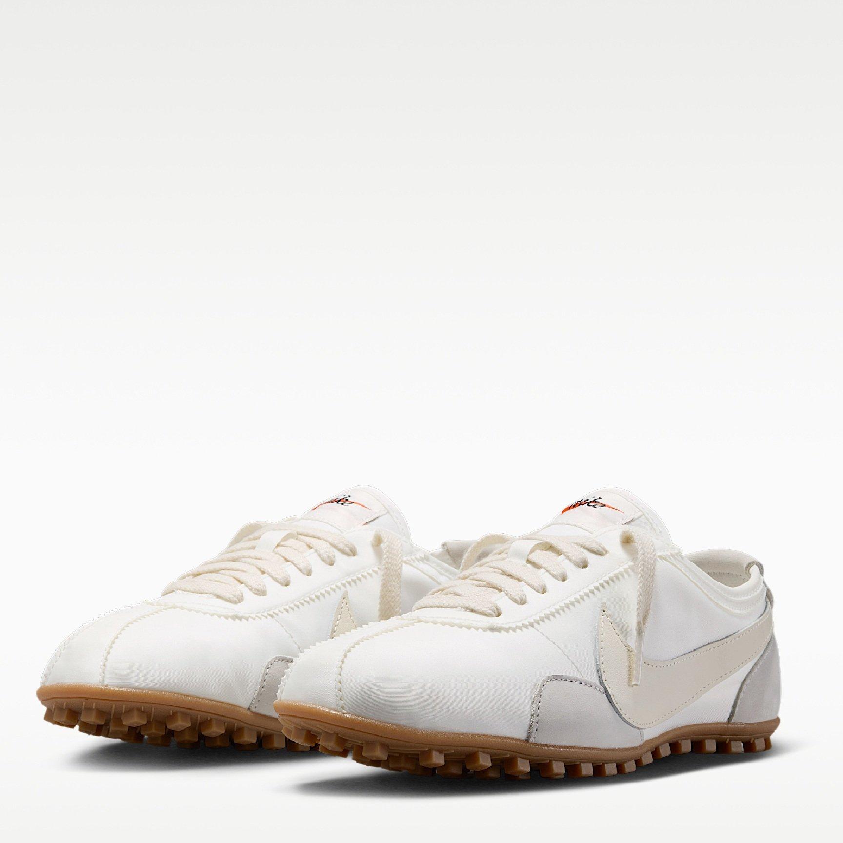 Summit White - Nike - Women's Low-Top Trainers - 4