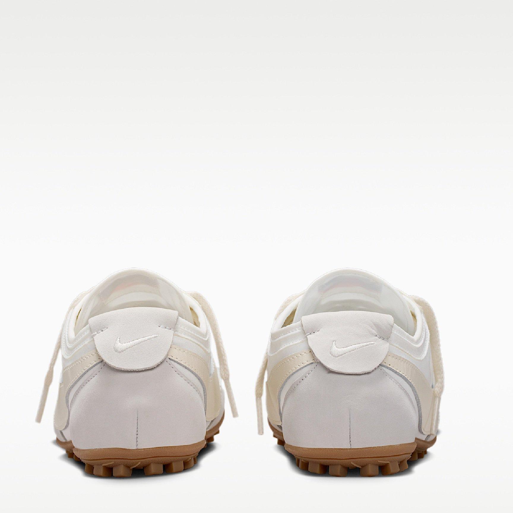Summit White - Nike - Women's Low-Top Trainers - 5