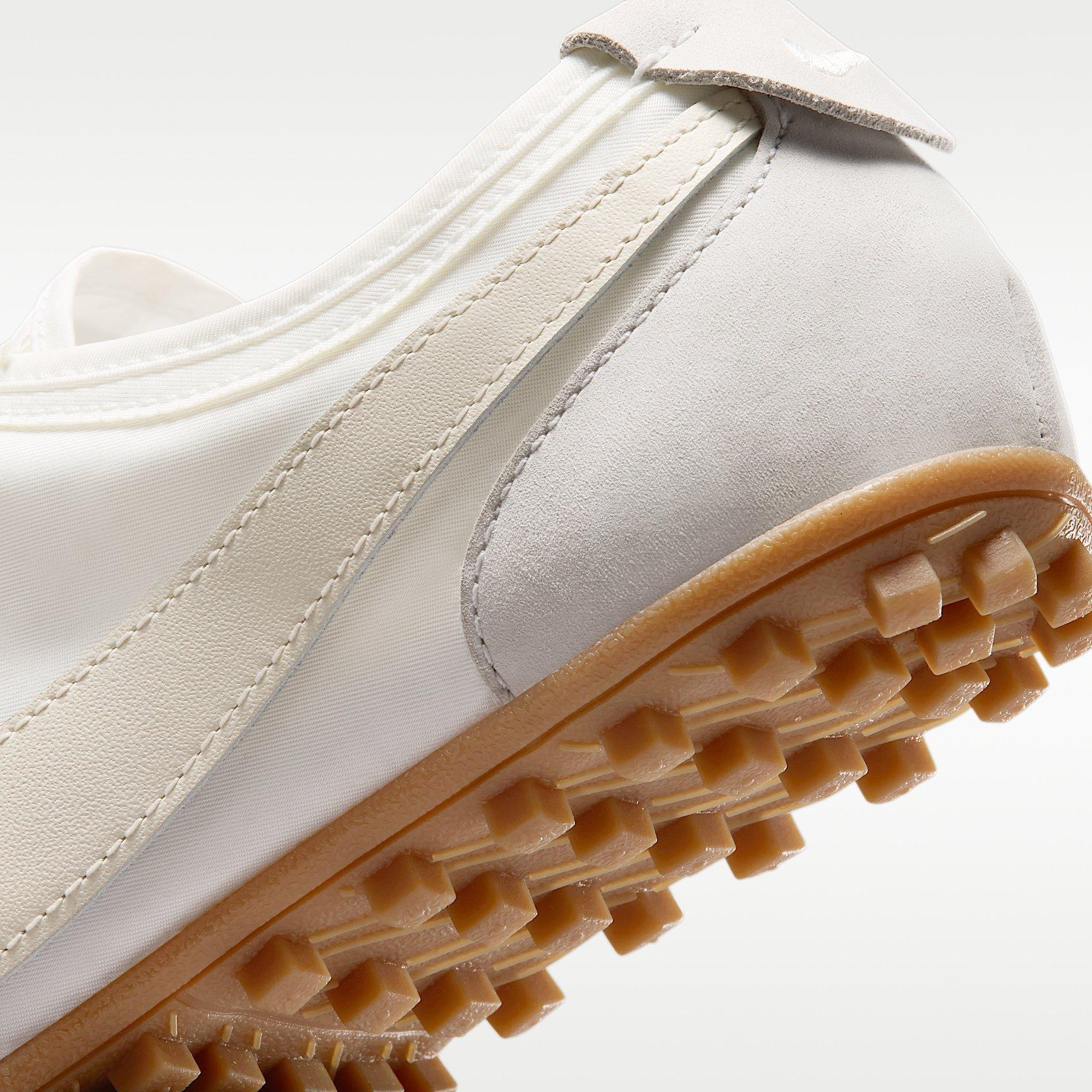 Summit White - Nike - Women's Low-Top Trainers - 10