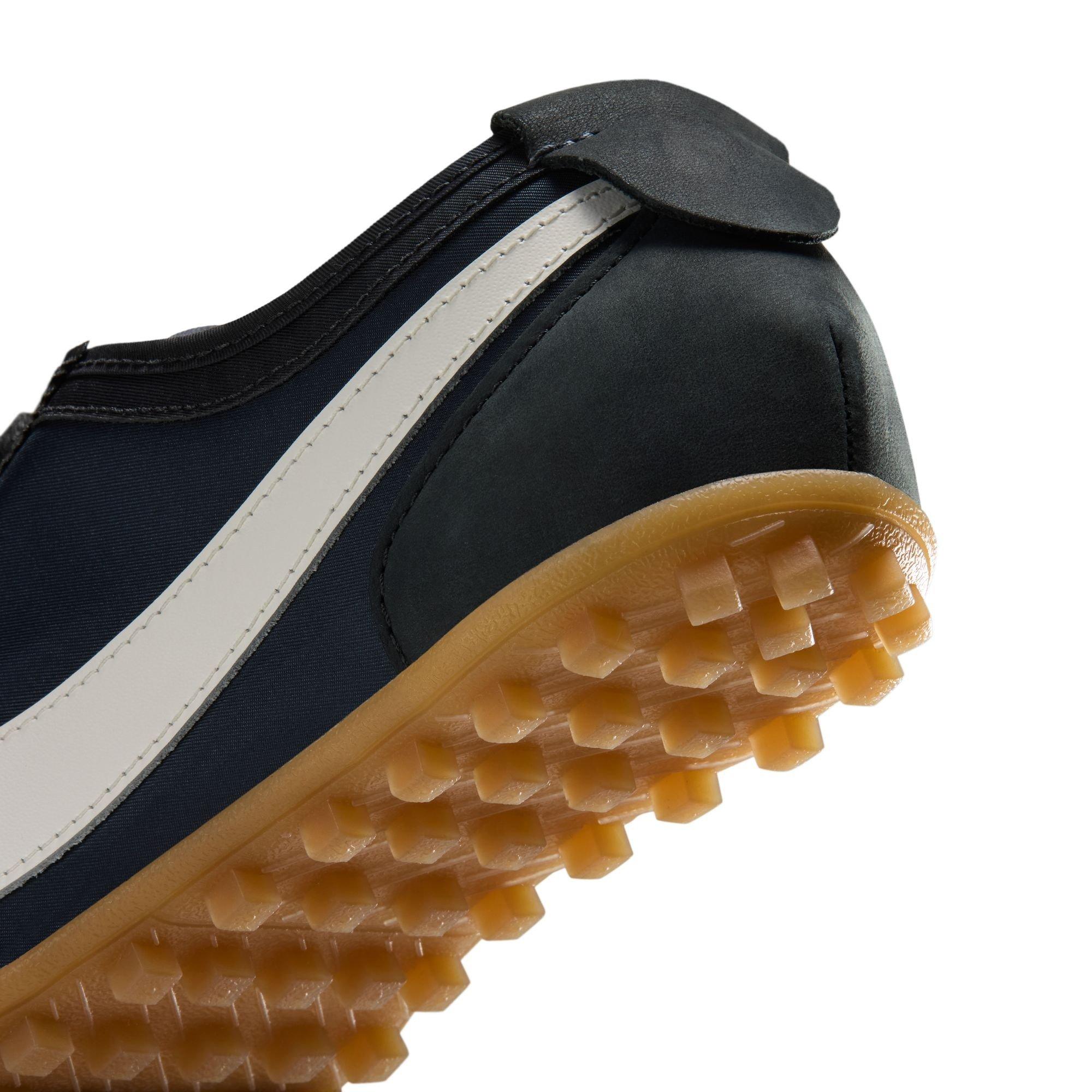 Off Noir/Sail - Nike - Womens Moon Shoe Trainers - 9