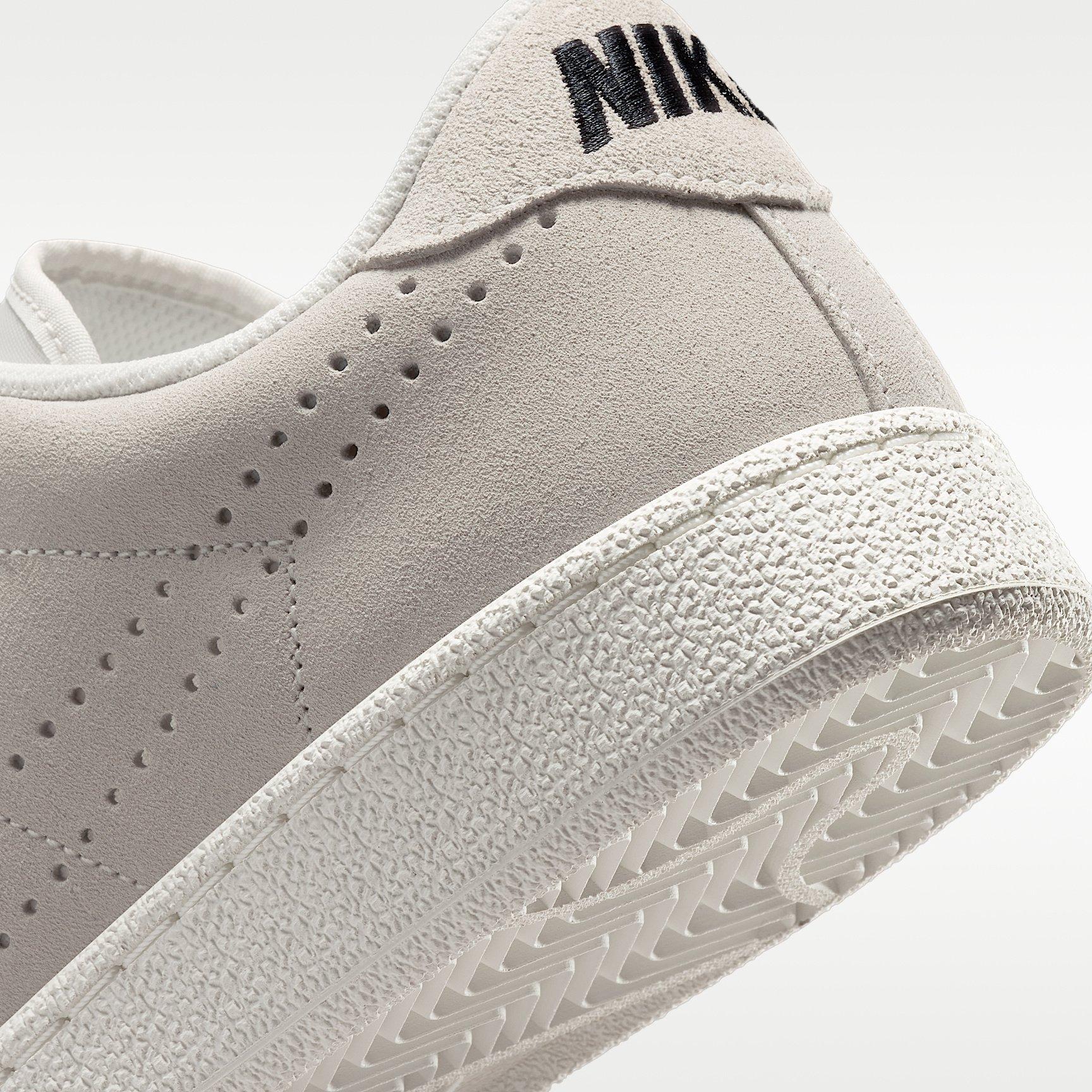 Sail/Black - Nike - Women's Low-Top Trainers - 8
