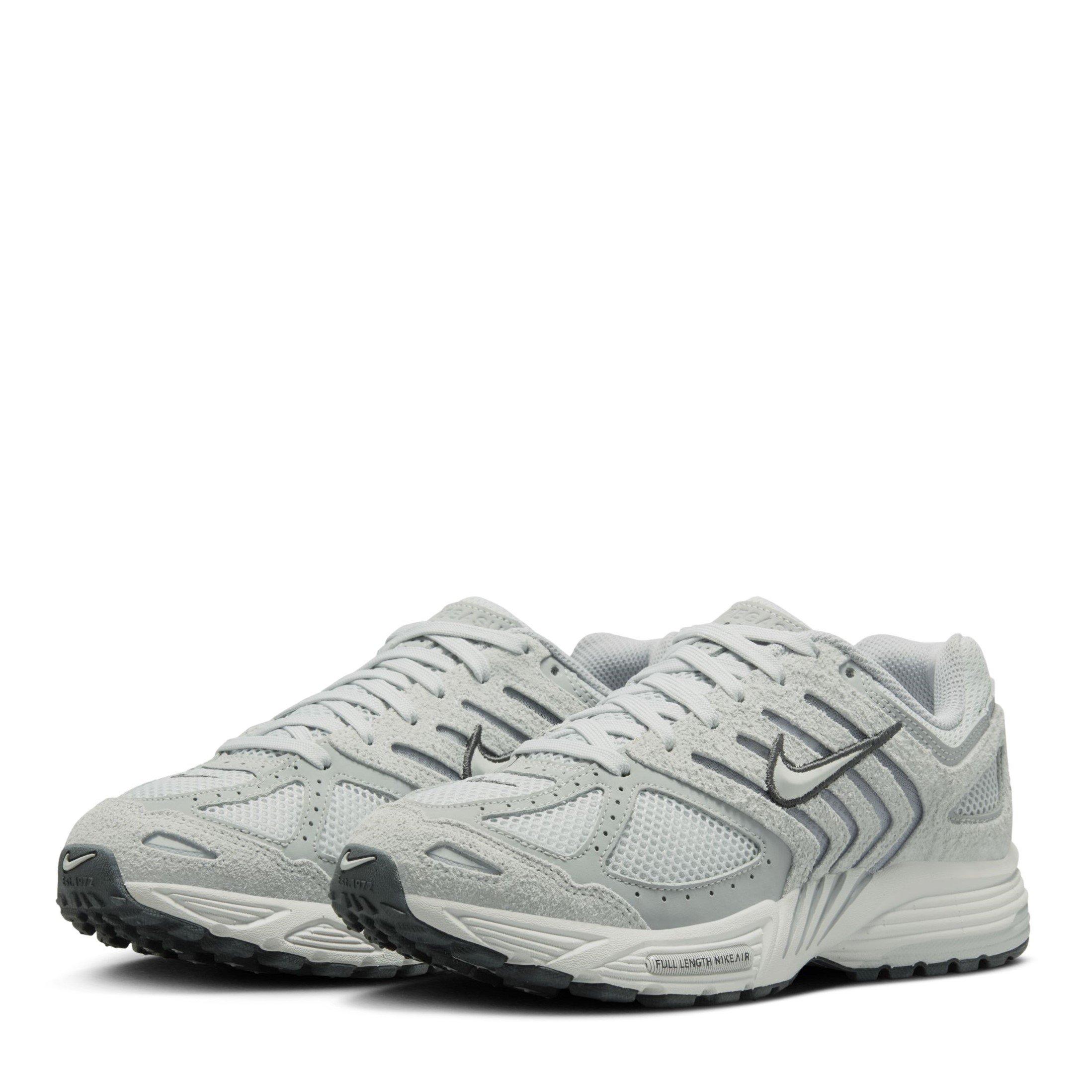 Pure Platinum - Nike - Pegasus 2005 Low Trainers - 4