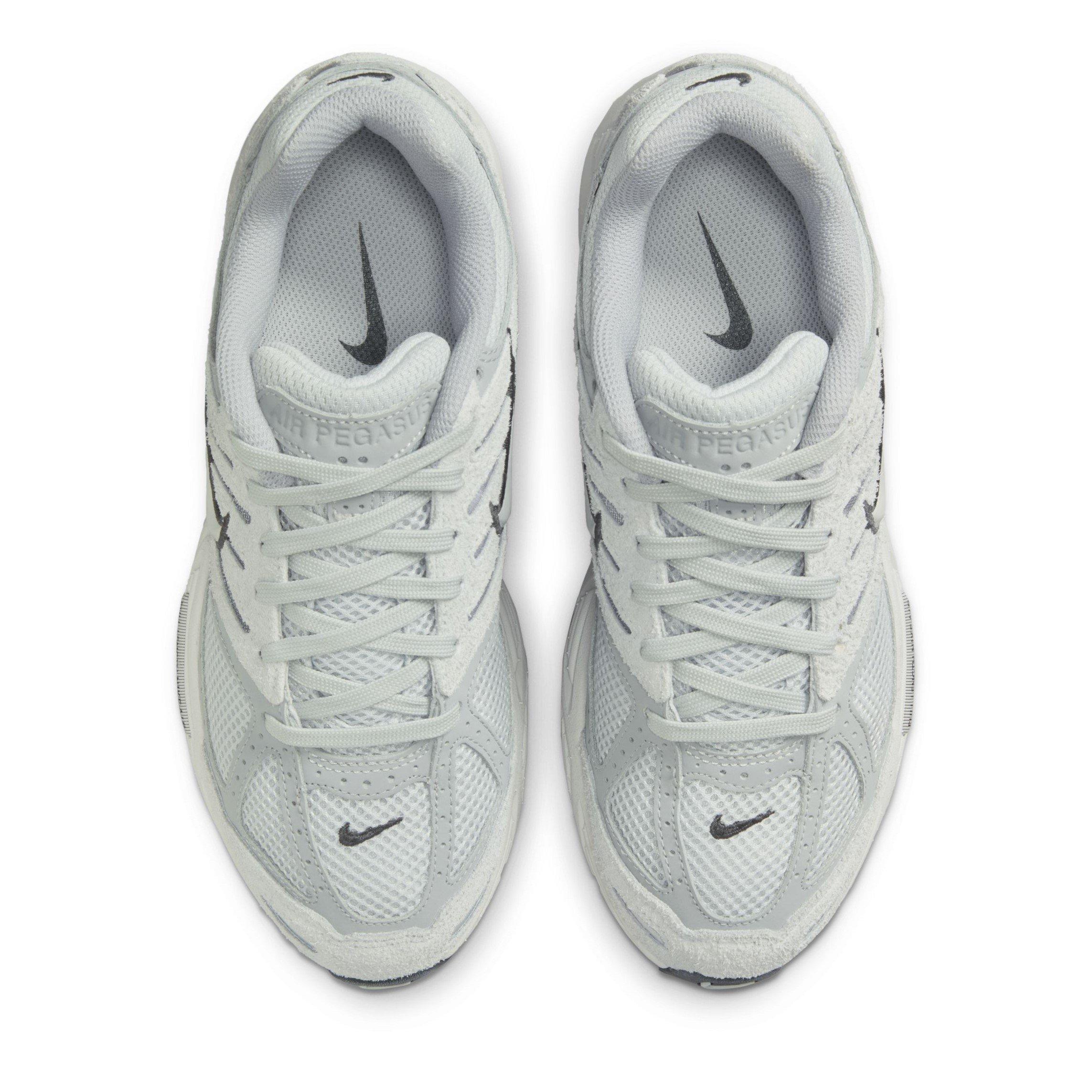 Pure Platinum - Nike - Pegasus 2005 Low Trainers - 5