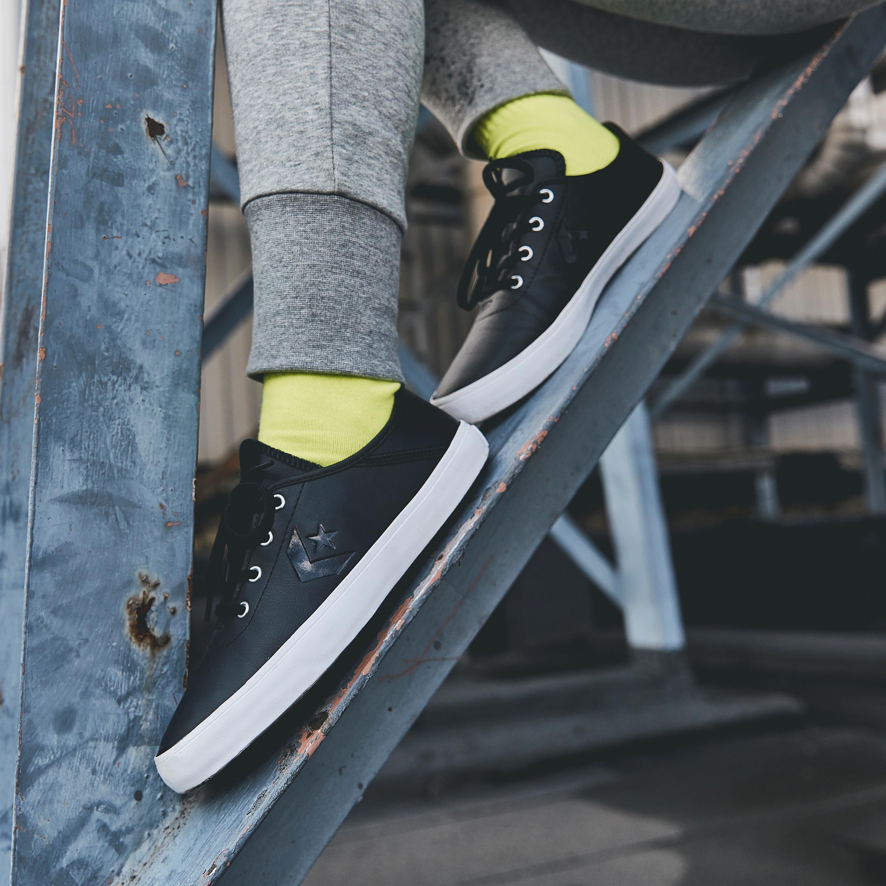 Noir/Blanc - Converse - OX Costa PU Trainers Womens - 4