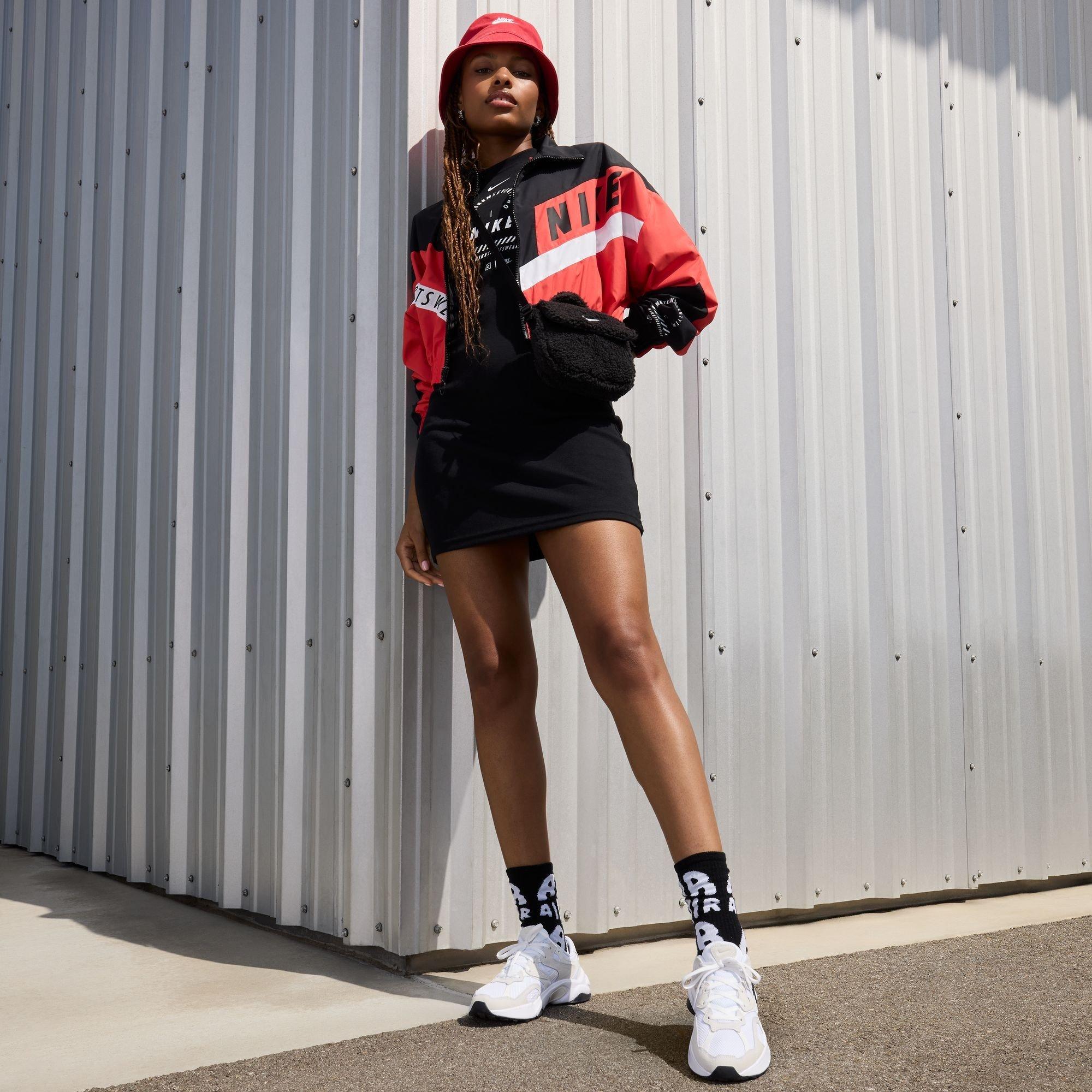 BRANCO NEVE DO CUME - Nike - A18 Trainers Womens - 7