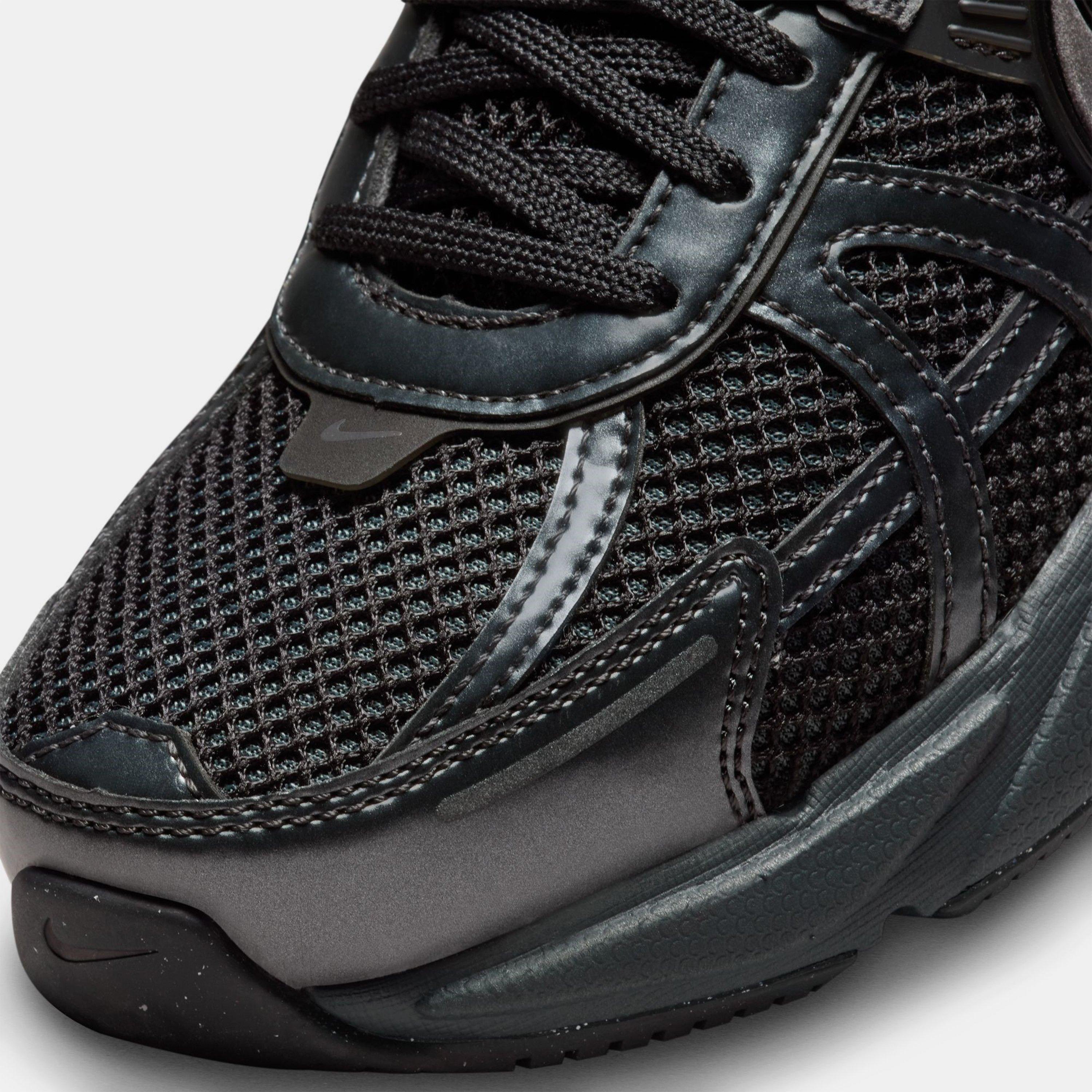 Black/Dk Smoke - Nike - V2K Runner Shoes Womens - 7