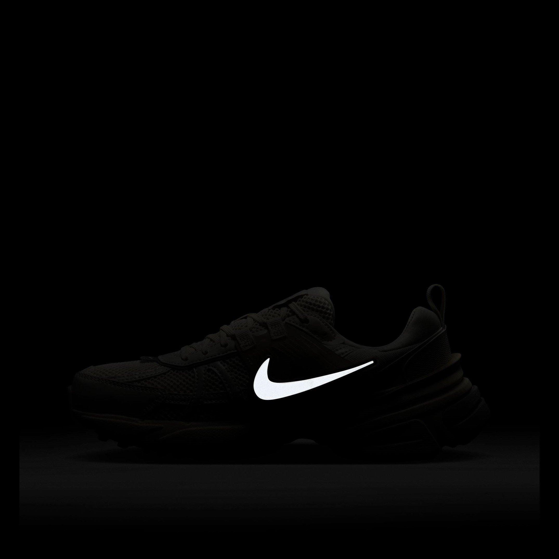 Bleg elfenben - Nike - V2K Runner Shoes Womens - 11