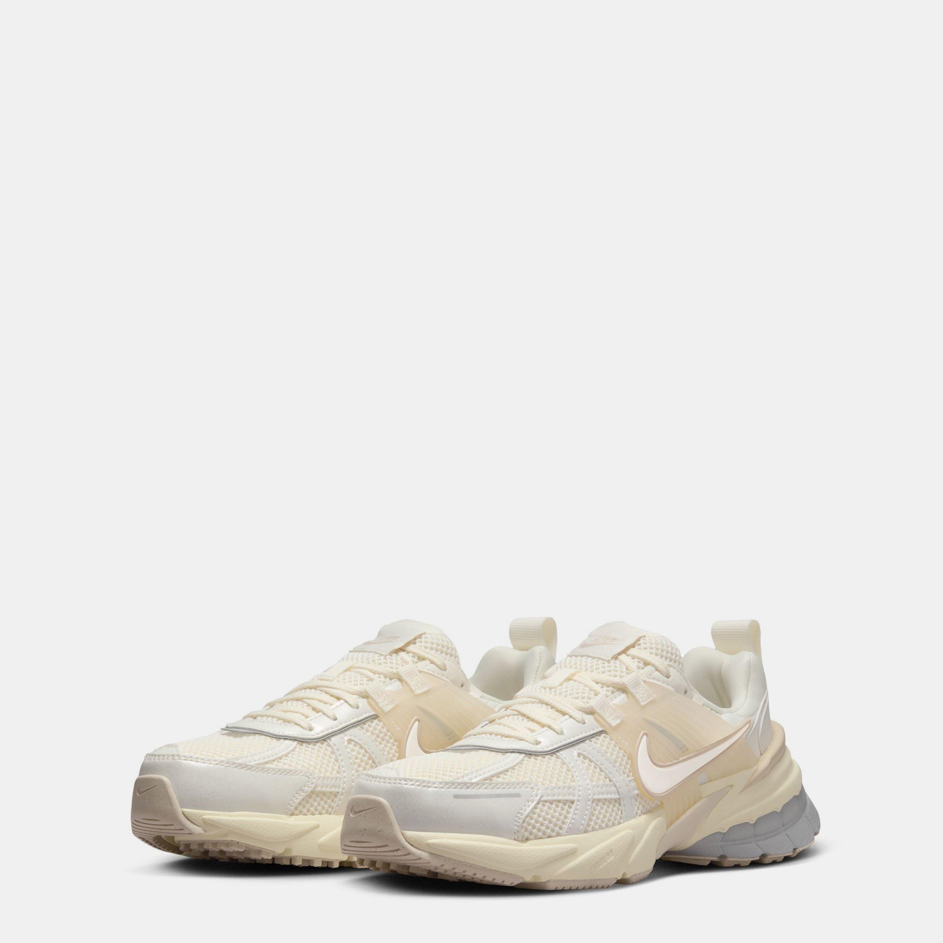 Bleg elfenben - Nike - V2K Runner Shoes Womens - 3