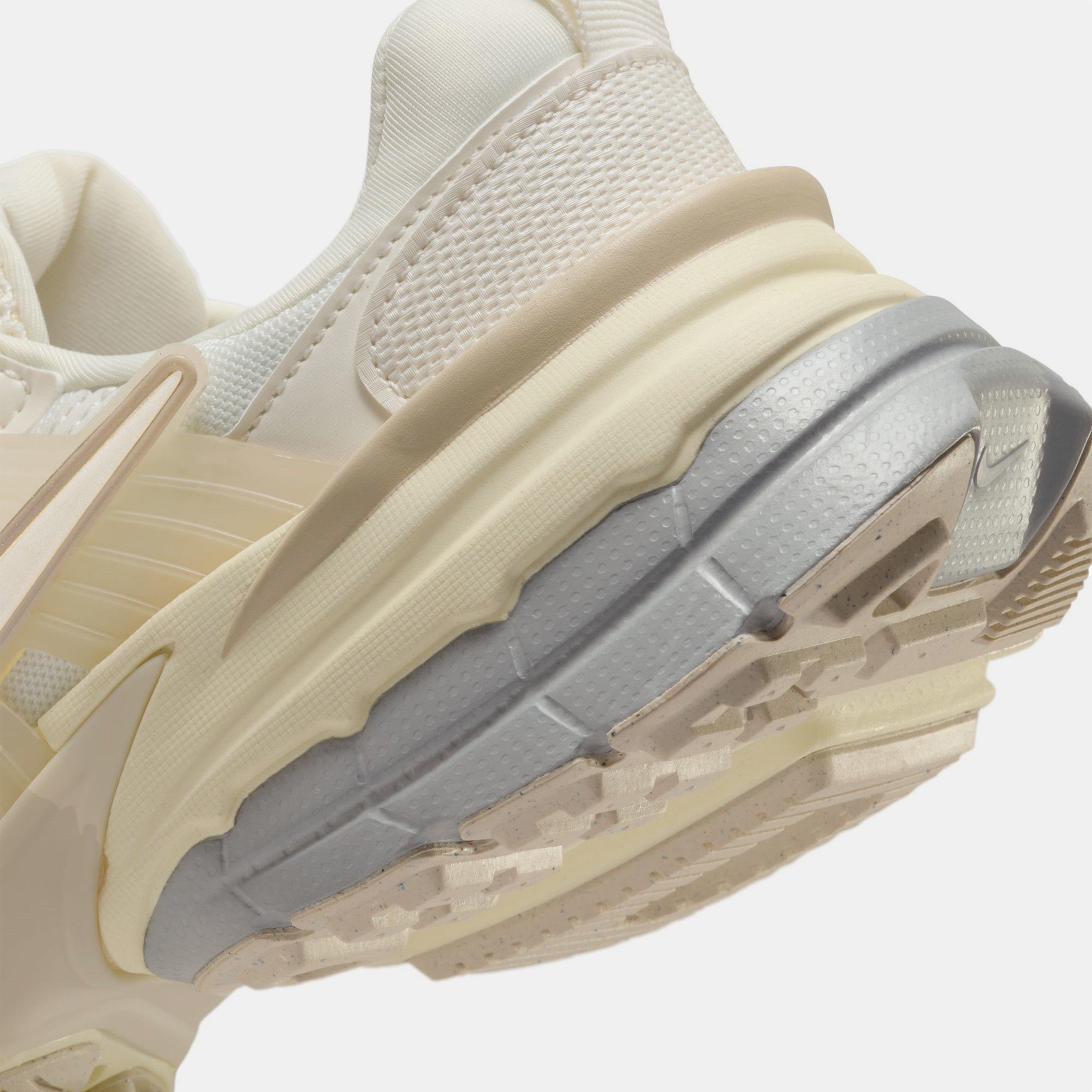 Bleg elfenben - Nike - V2K Runner Shoes Womens - 8