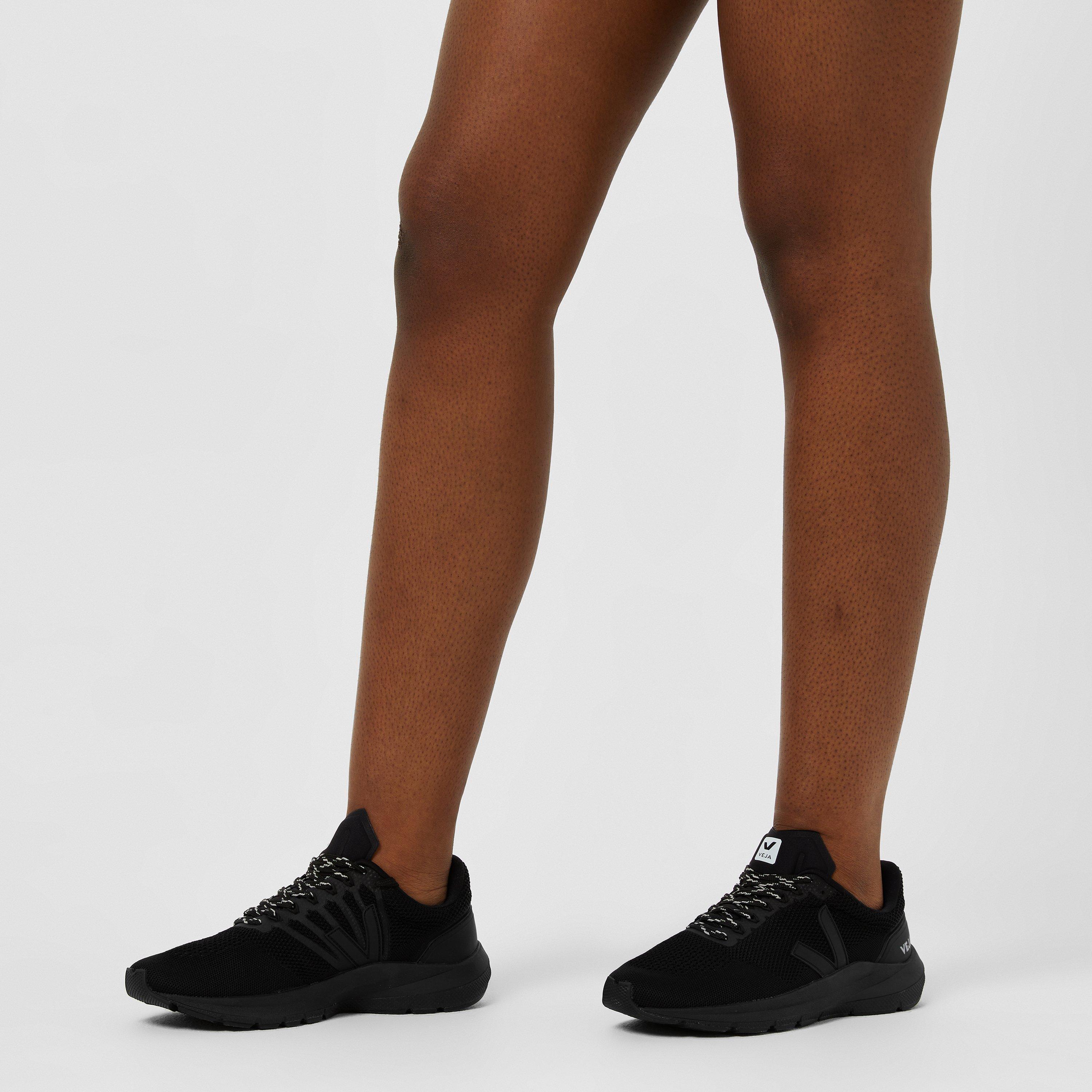 Full Black - Veja - Marlin Low Top Trainers - 2