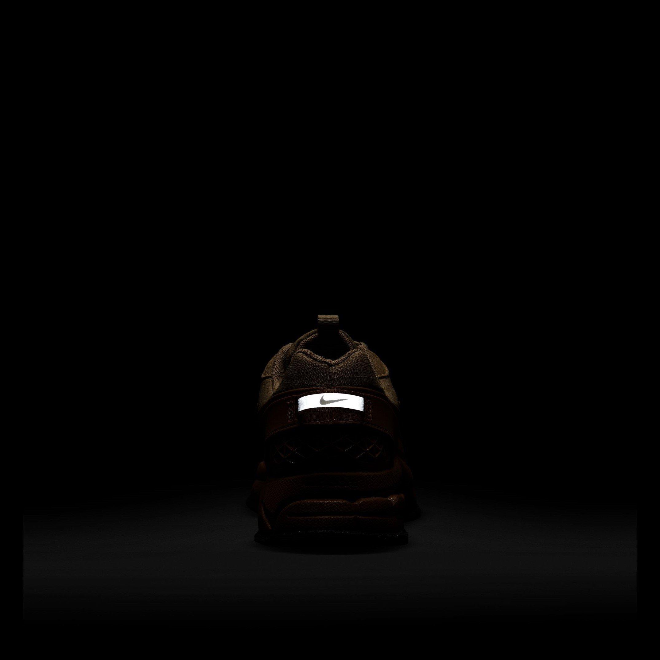 Flax/Khaki - Nike - Vomero Roam Sneakers - 9