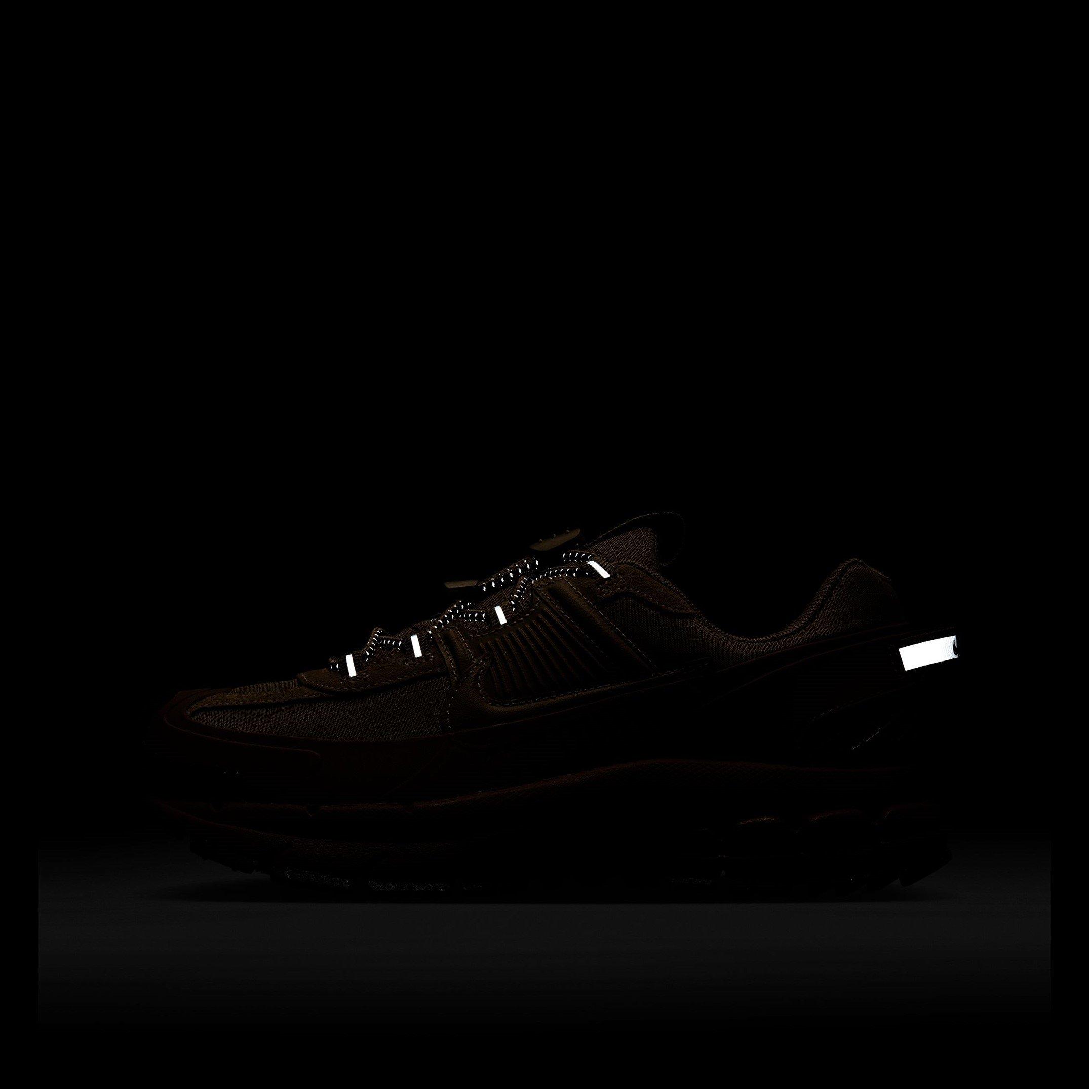 Flax/Khaki - Nike - Vomero Roam Sneakers - 10