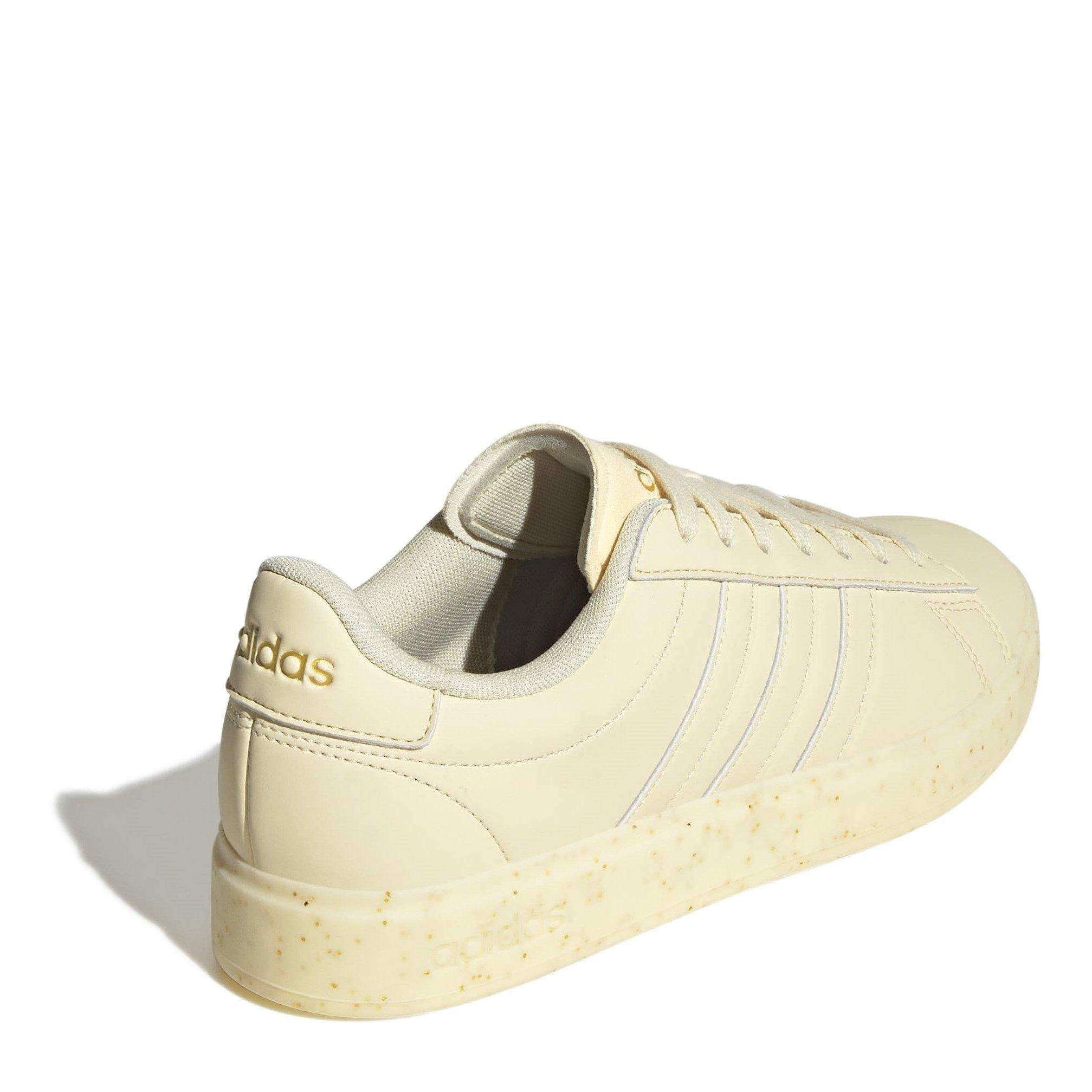 W.Vanilla/Gold - adidas - Grand Court Womens Shoes - 4