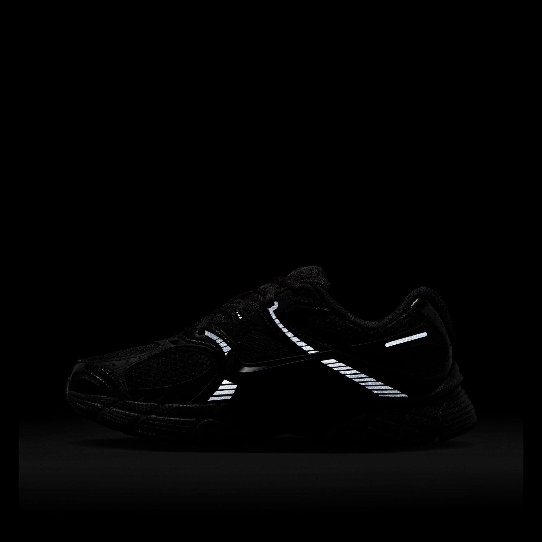 Triple Black - Nike - V5 RNR - 11