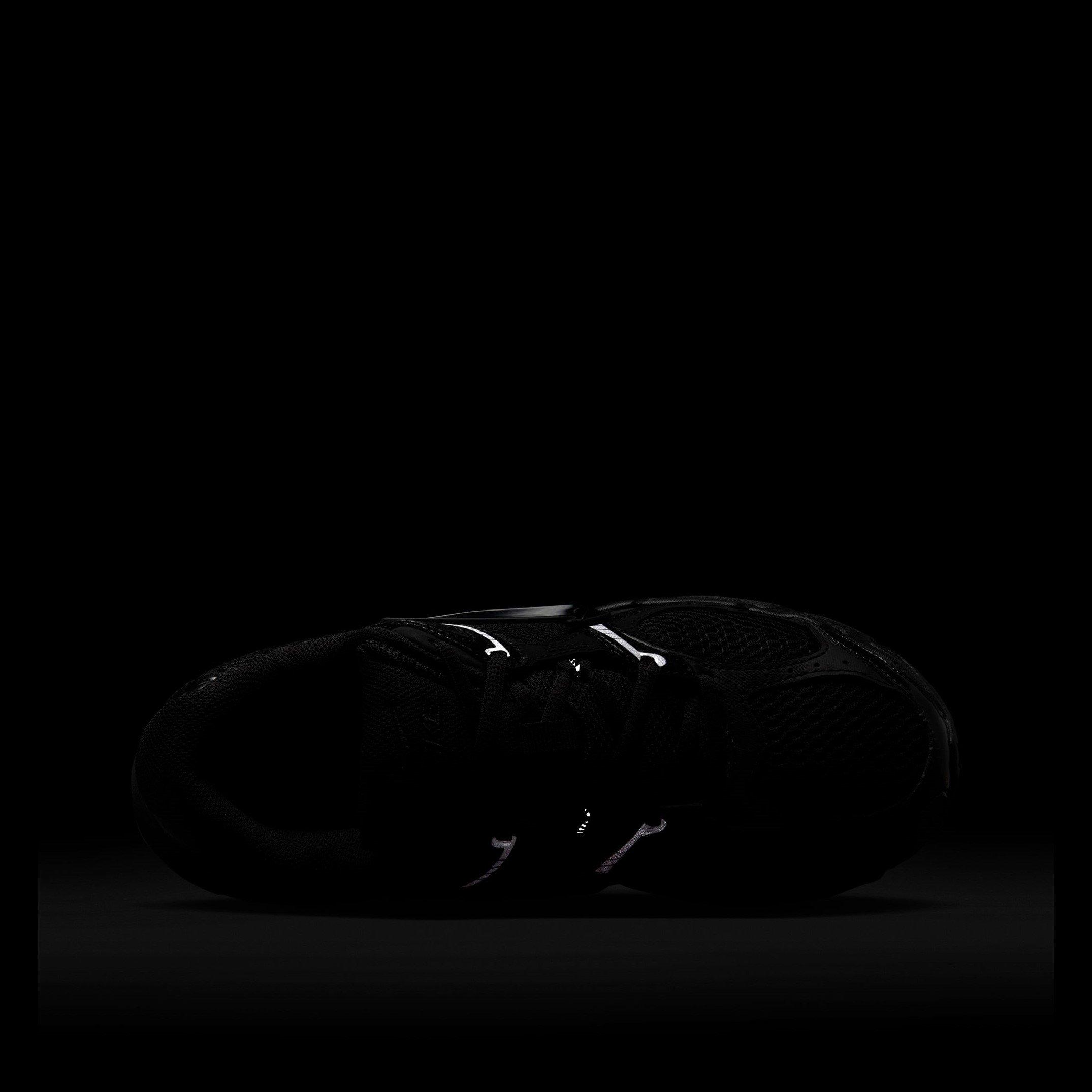 Triple Black - Nike - V5 RNR - 9