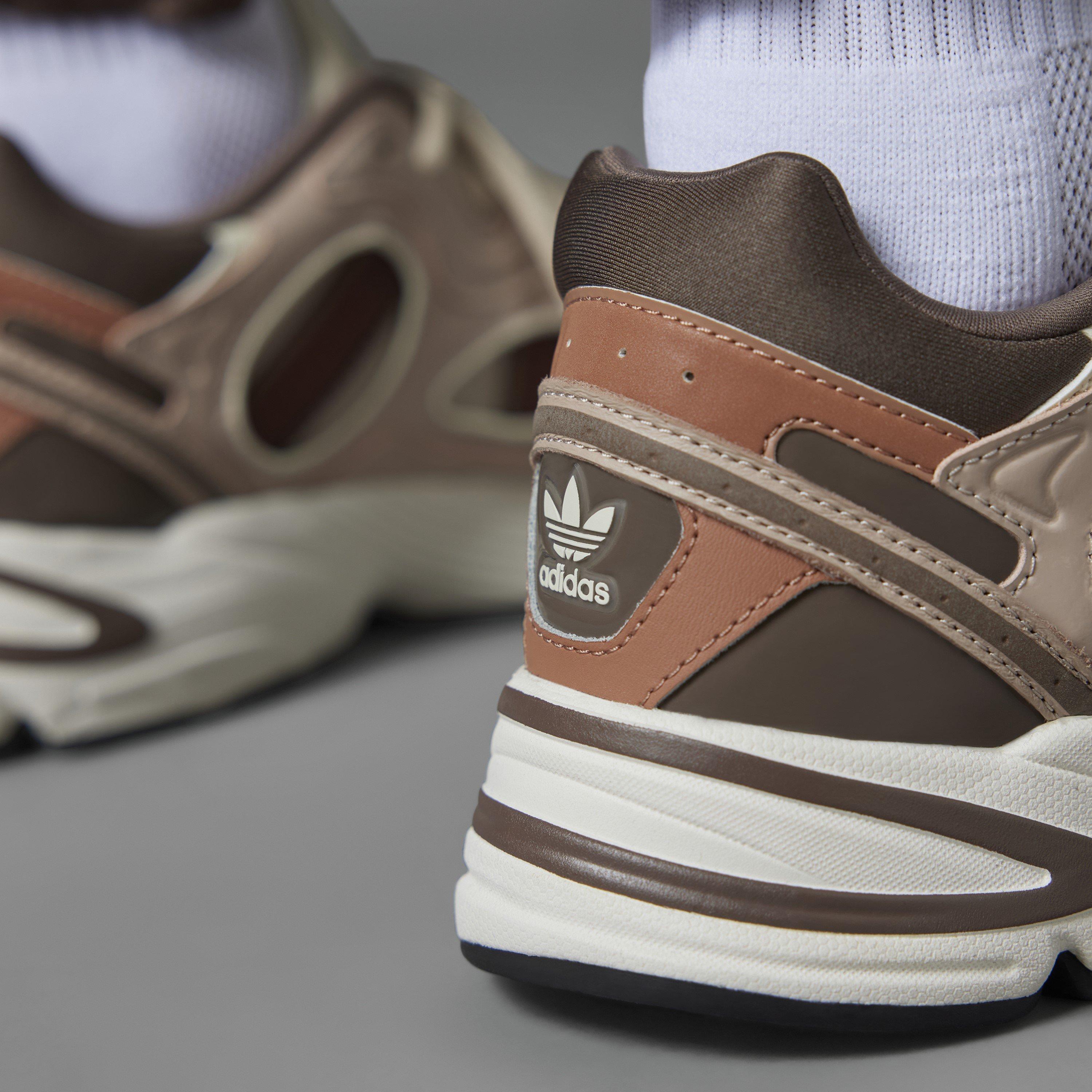 Wontau/Clastr - adidas Originals - Women's Nizza Platform Canvas Trainers - 15