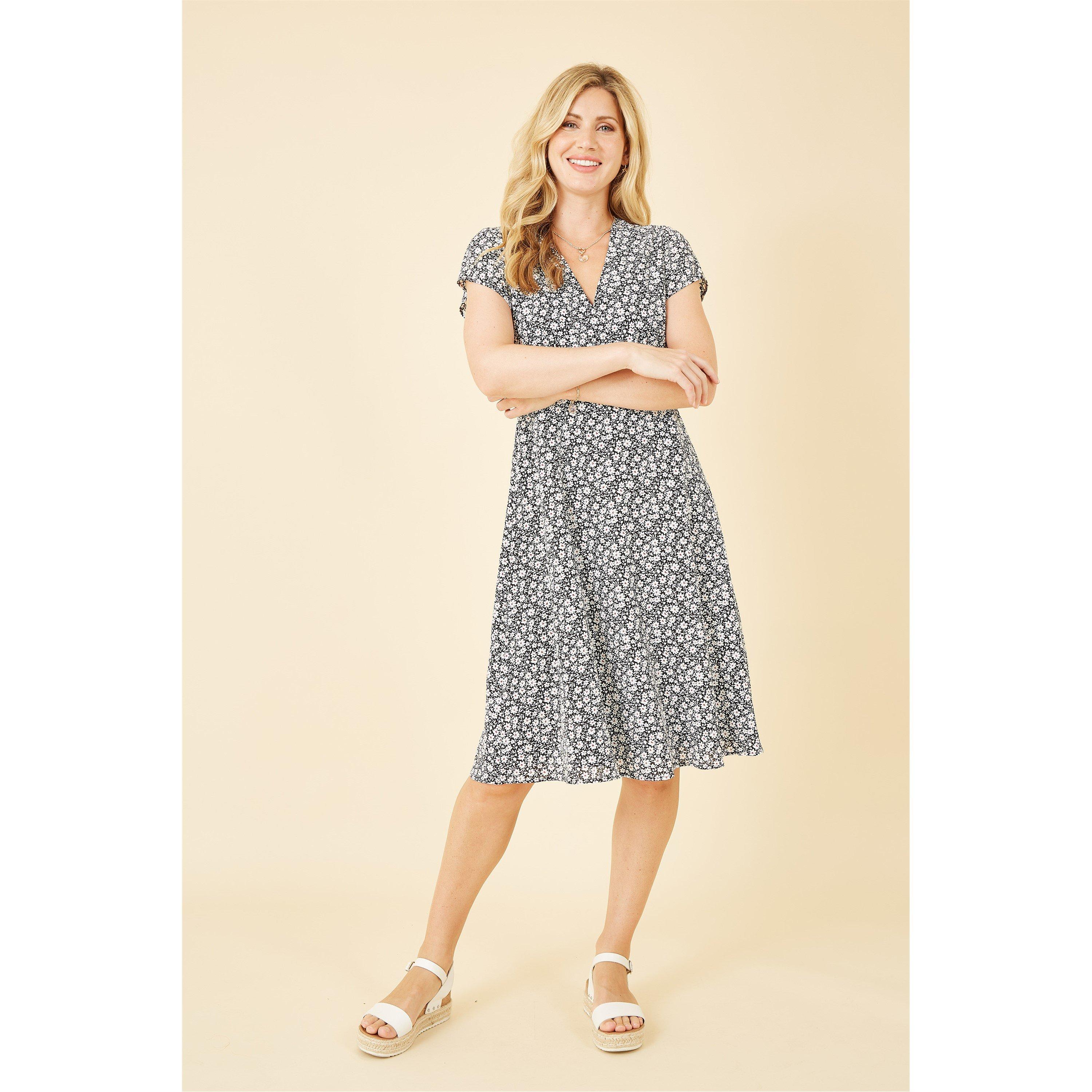Black - Yumi - Black Ditsy Floral Print Tea Dress - 1