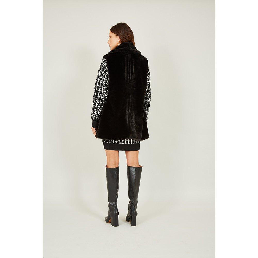 Black - Yumi - Women's Black Faux Fur Long Gilet - 4