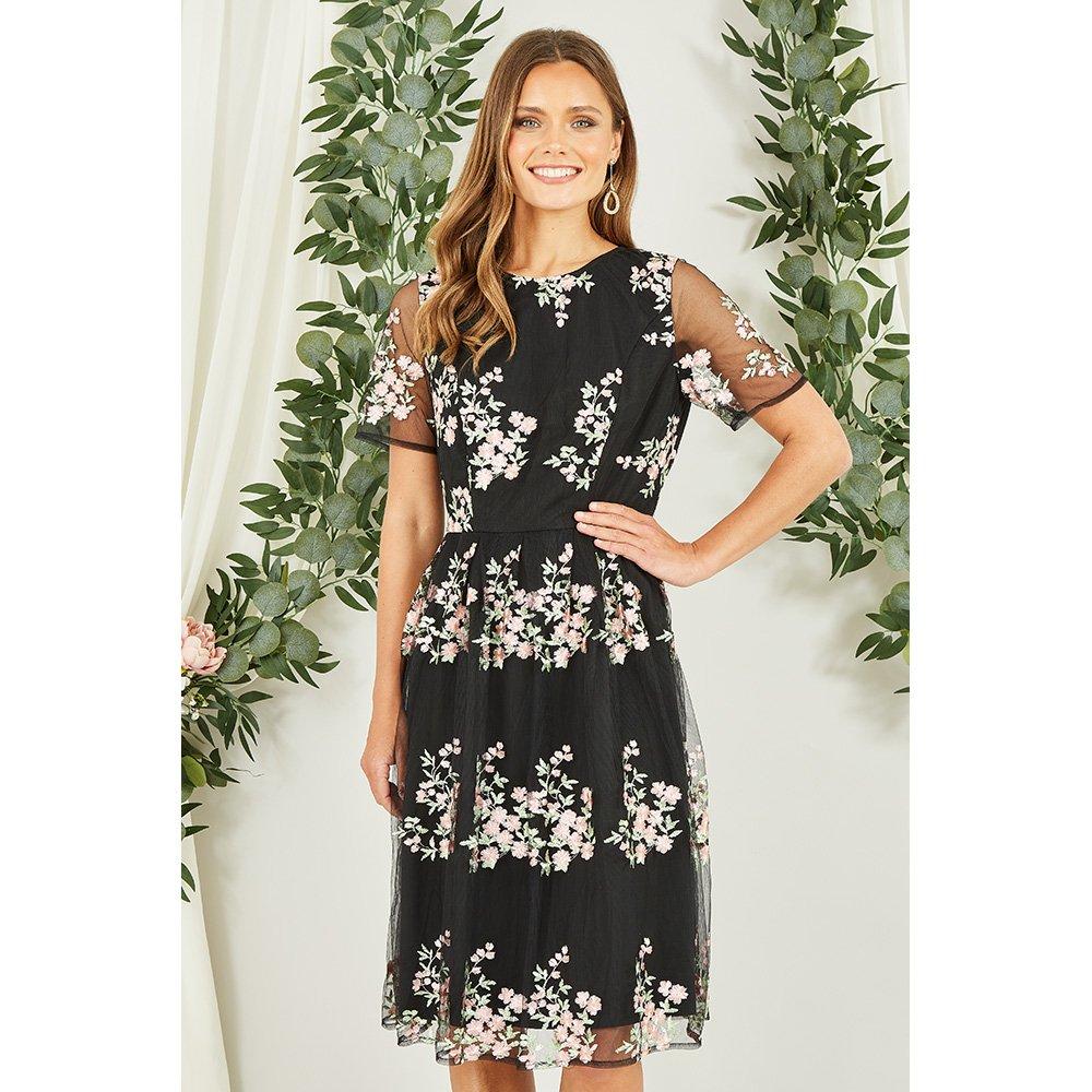 Yumi Women's Embroidered Floral Skater Dress Black - 8