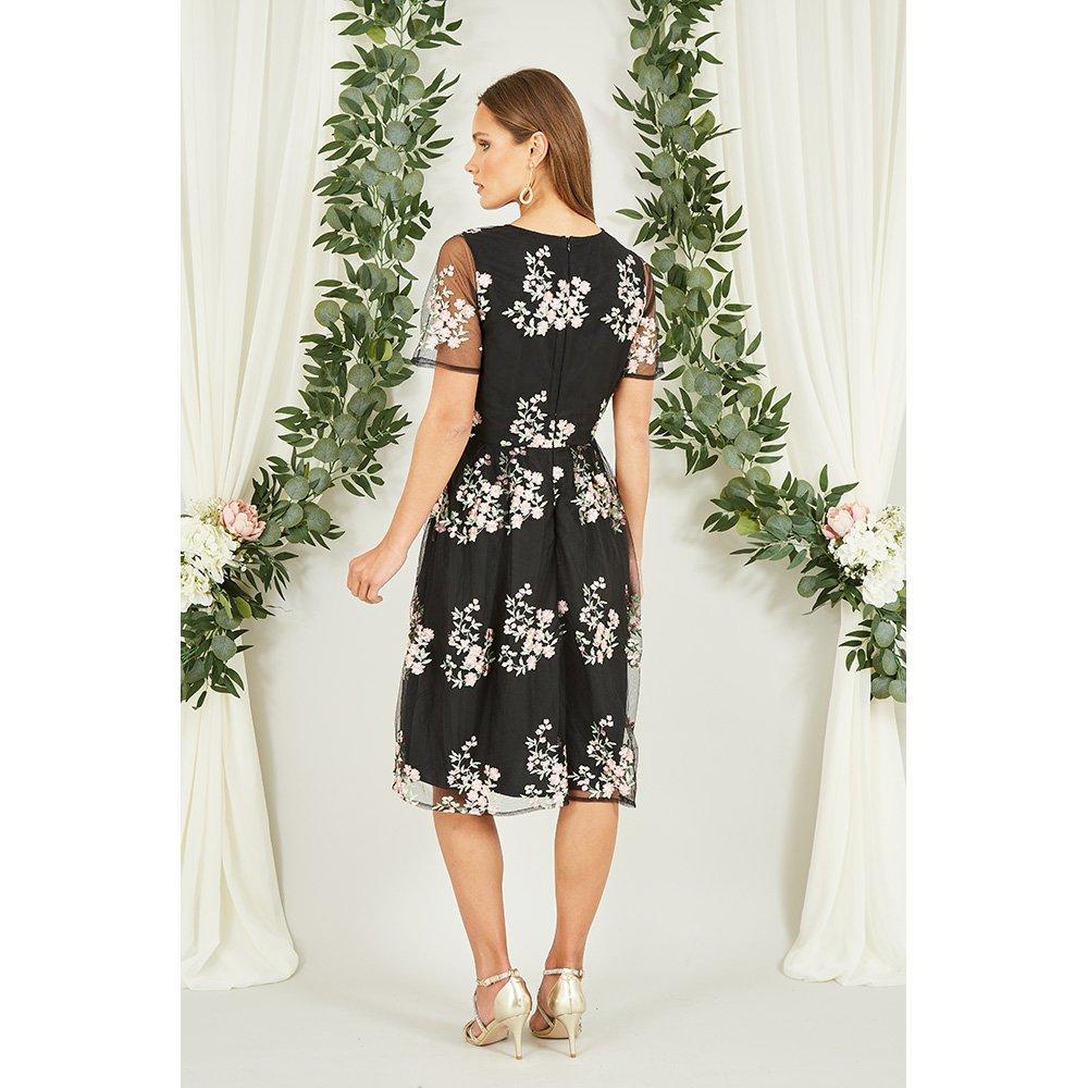 Black - Yumi - Black Embroidered Floral Skater Dress - 3