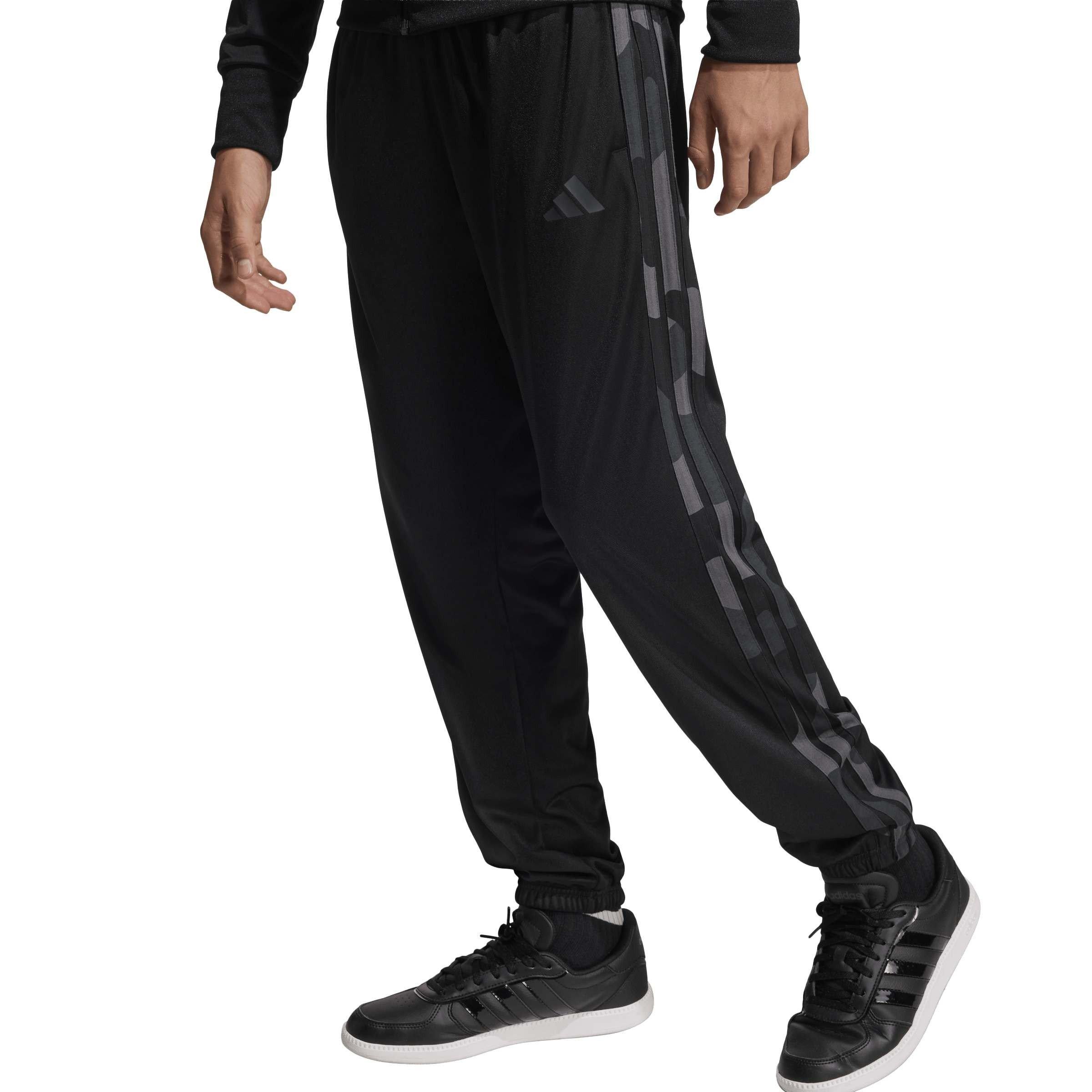 zwart - adidas - adidas Seasonal Essential Camouflage Tricot 3- Stripes Tracksuit - 10