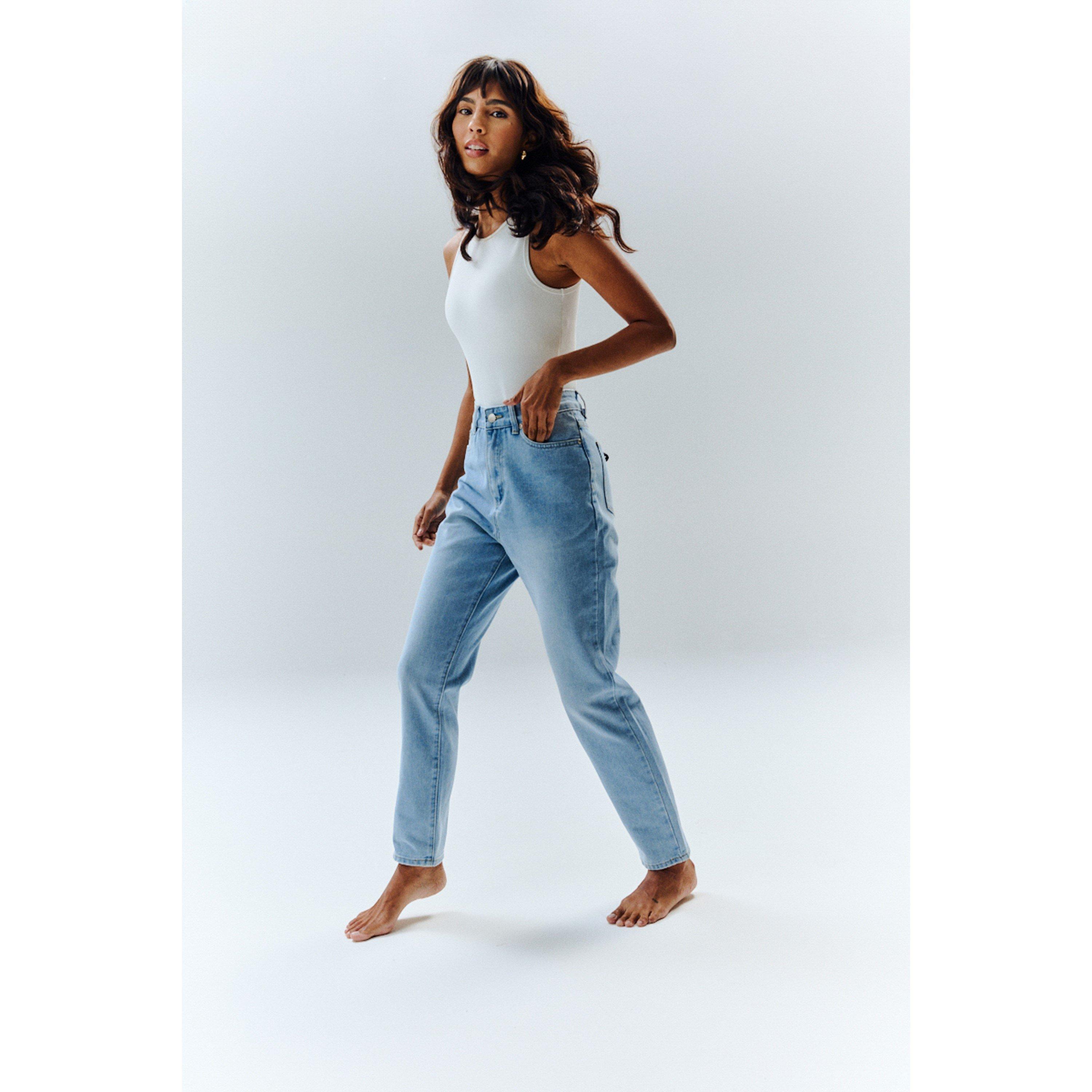 Light Blue - In The Style - Petite Light blue Sofia Straight Mom Jeans - 1