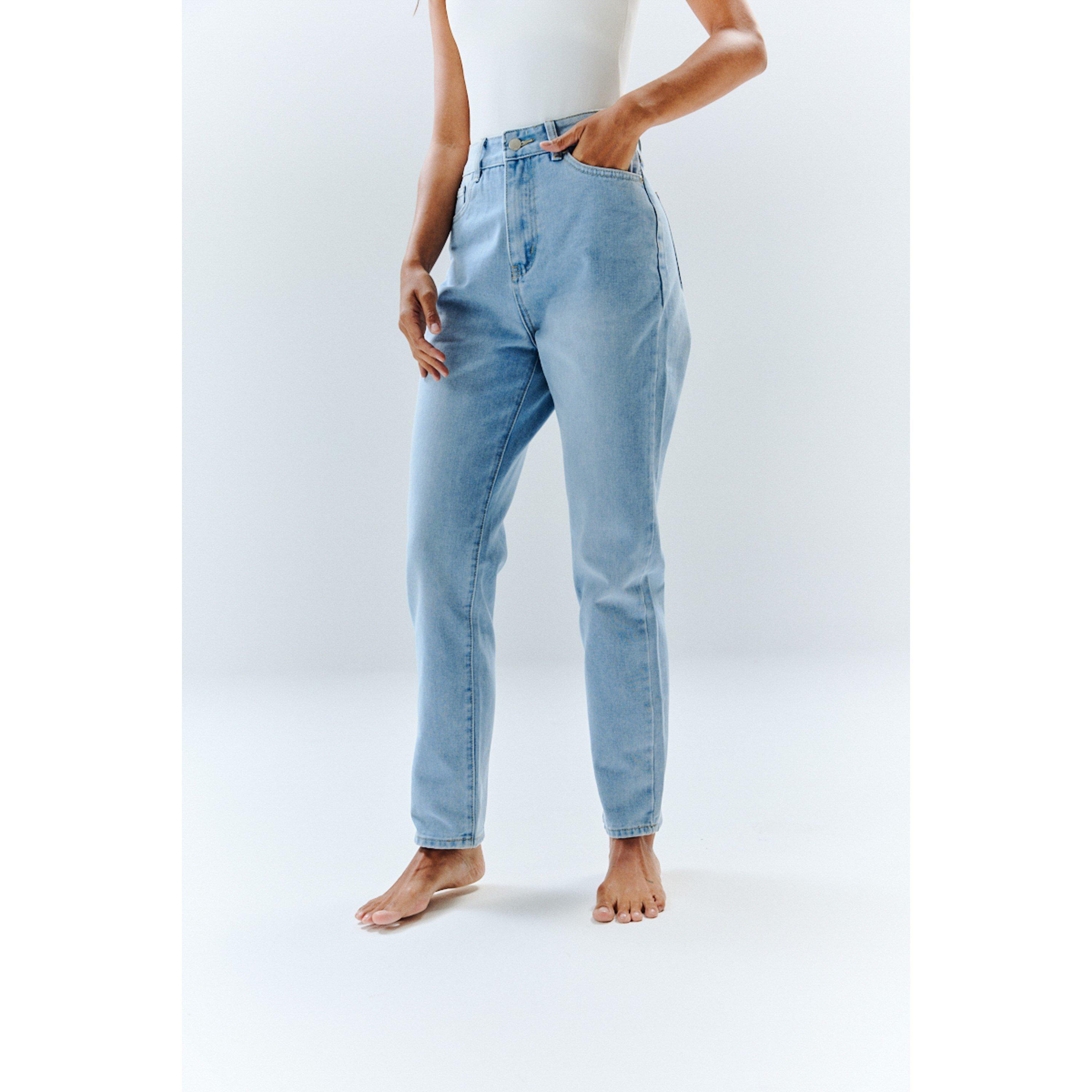 Light Blue - In The Style - Petite Light blue Sofia Straight Mom Jeans - 3