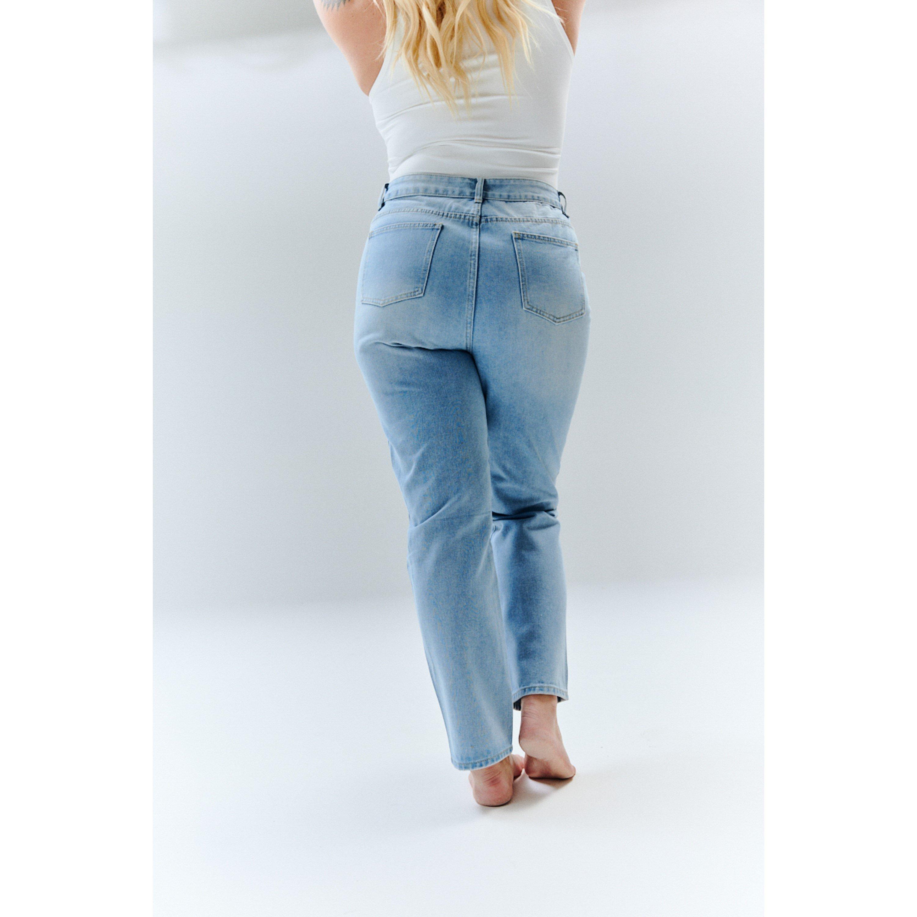 Light Blue - In The Style - Petite Light blue Sofia Straight Mom Jeans - 4