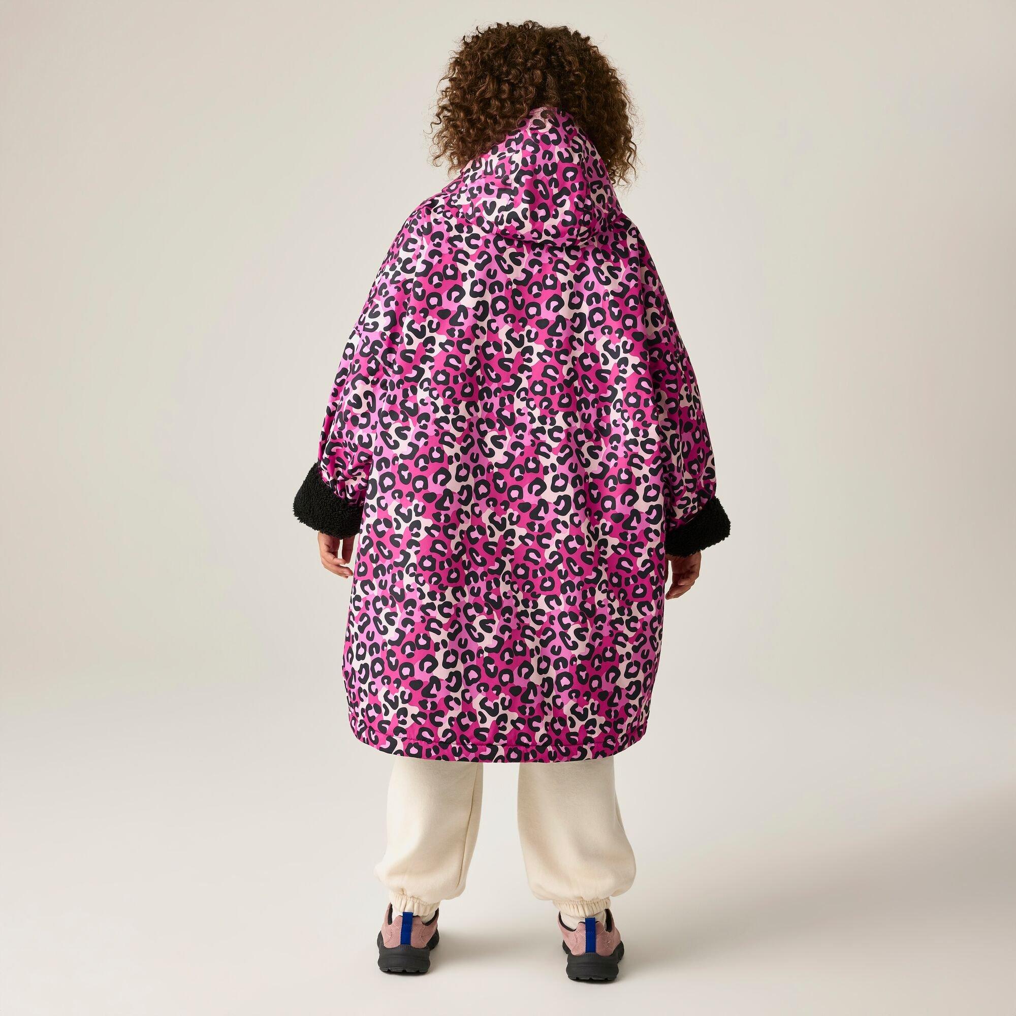 Extreme Pink Mu - Regatta - Kids Waterproof Changing Robe - 2