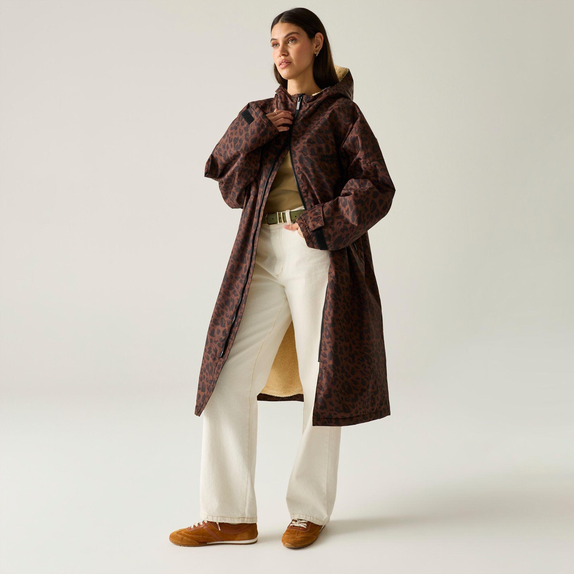 Dark Textured L - Regatta - Adult Waterproof Changing Robe - 5