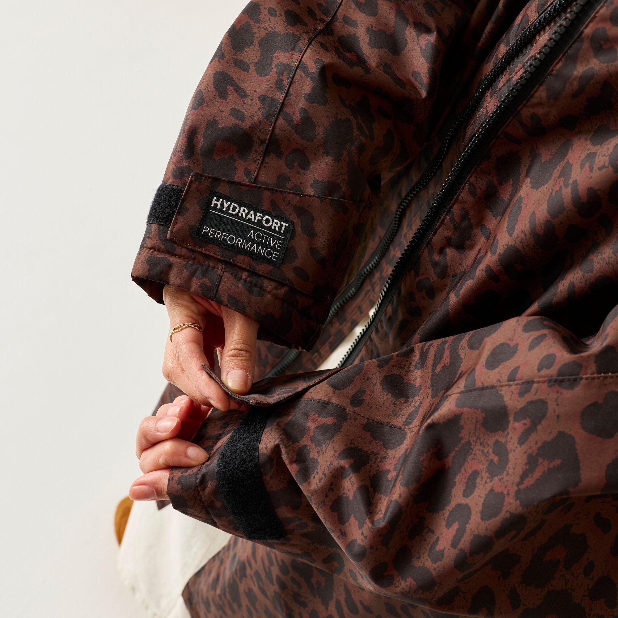 Dark Textured L - Regatta - Adult Waterproof Changing Robe - 8