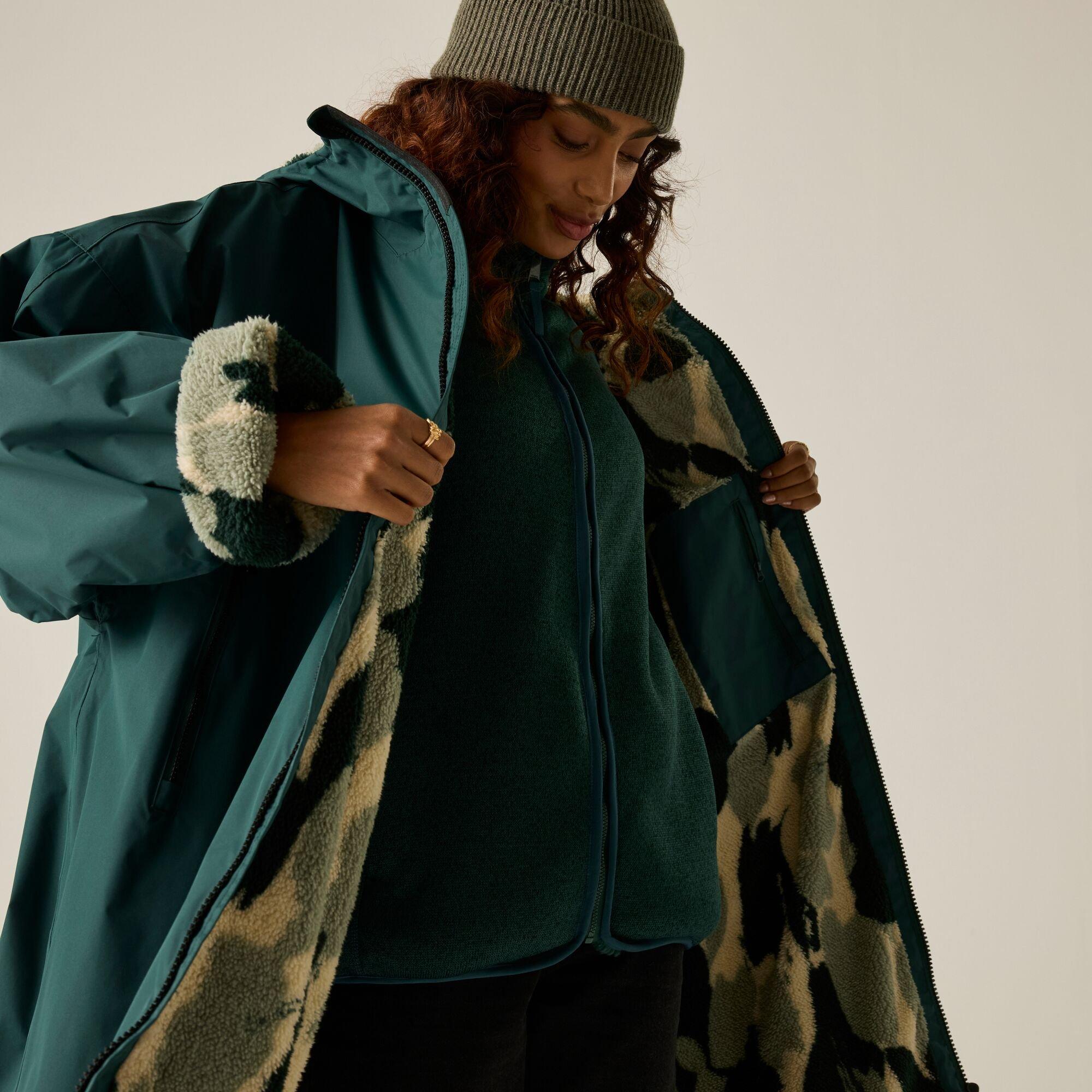 Regatta Adult Waterproof Changing Robe