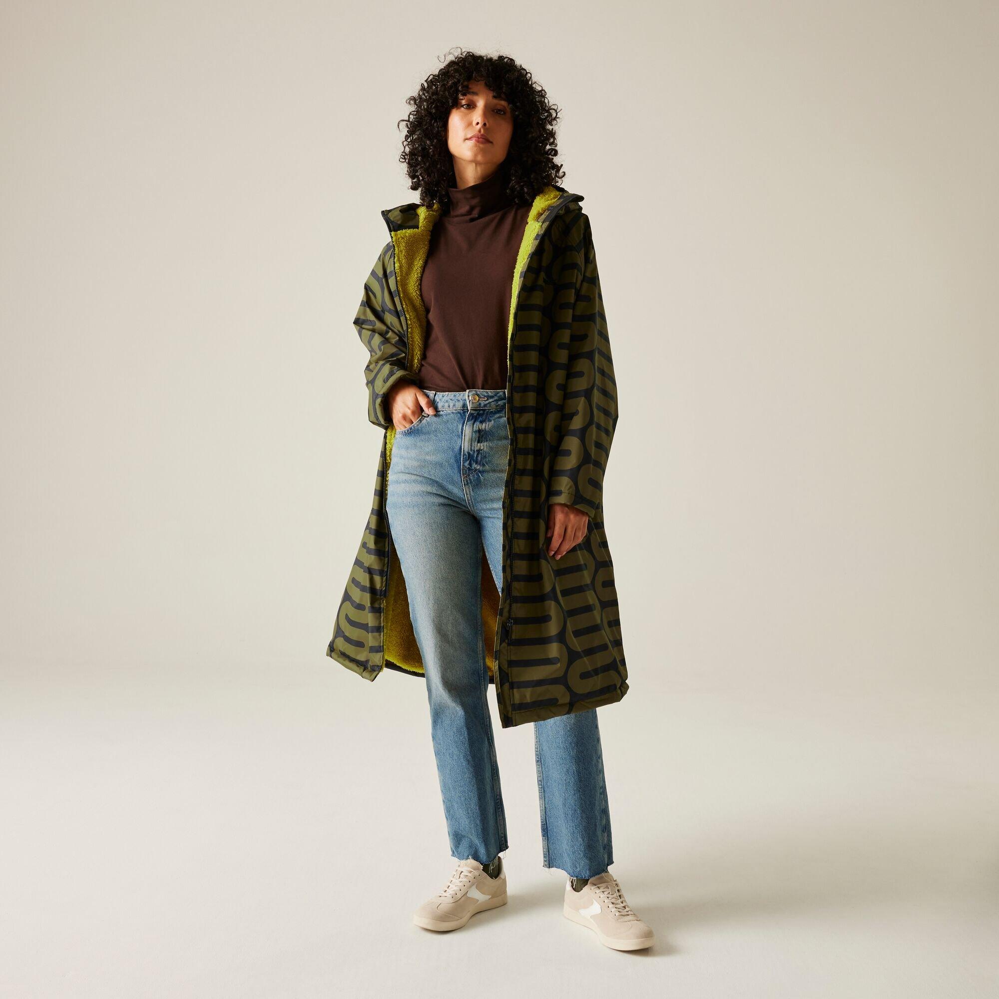 Green - Regatta - Women's Orla Waterproof Quick-Drying Fleece-Lined Changing Robe - 3