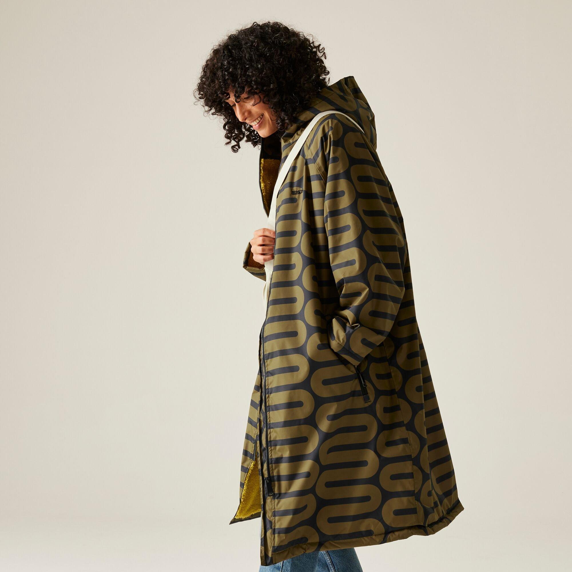 Green - Regatta - Women's Orla Waterproof Quick-Drying Fleece-Lined Changing Robe - 4